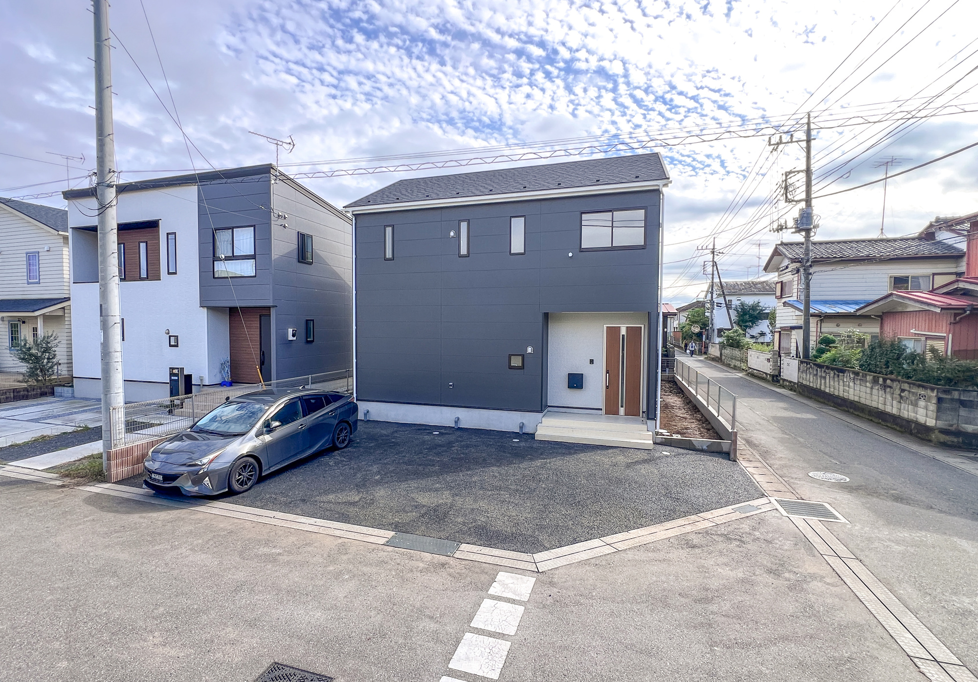 栃木市薗部町４丁目の新築一戸建の駐車場|車庫土間施工、駐車2台可能です(^^♪