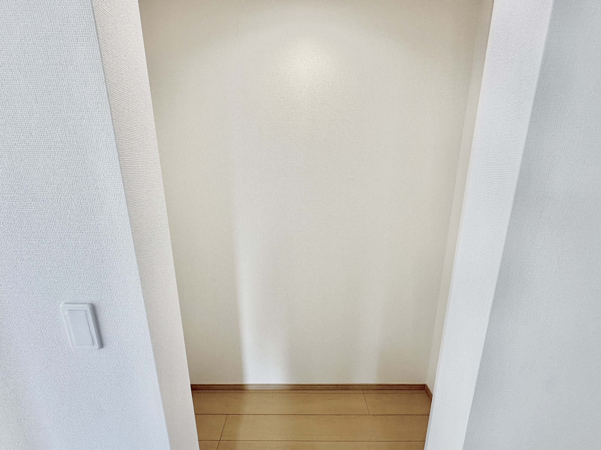 宇都宮市針ヶ谷町の新築一戸建の収納|キッチン横には広々としたパントリー付き！