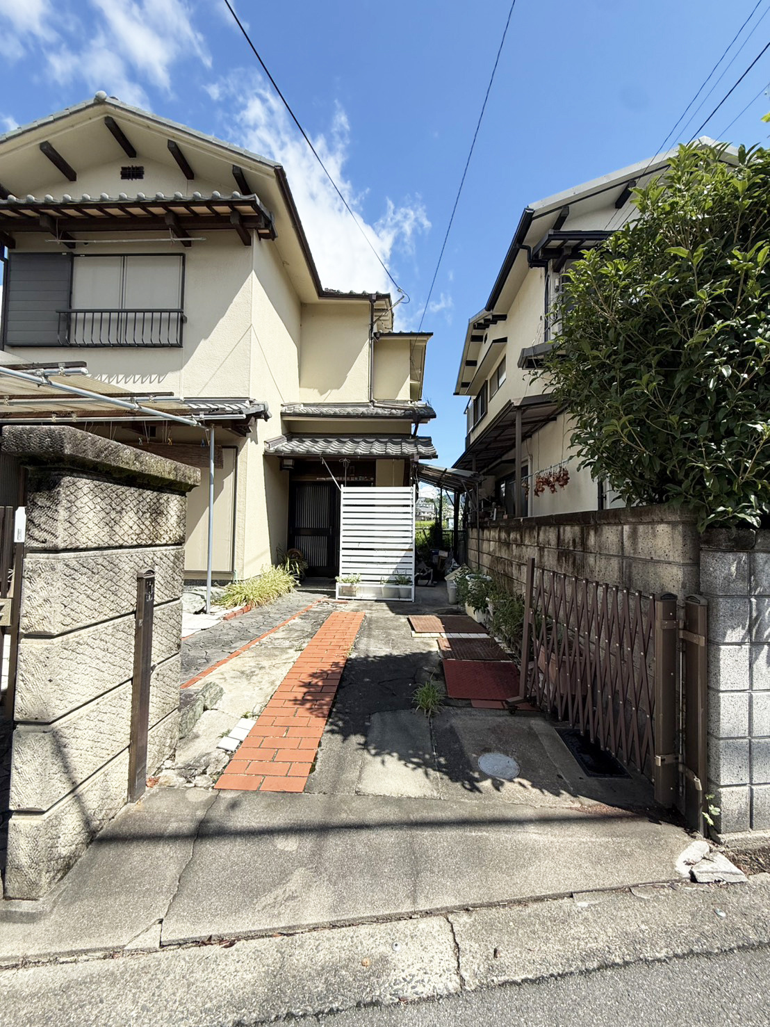 高槻市宮之川原元町戸建の駐車場|駐車スペース１台ございます。（２０２６年９月現在）