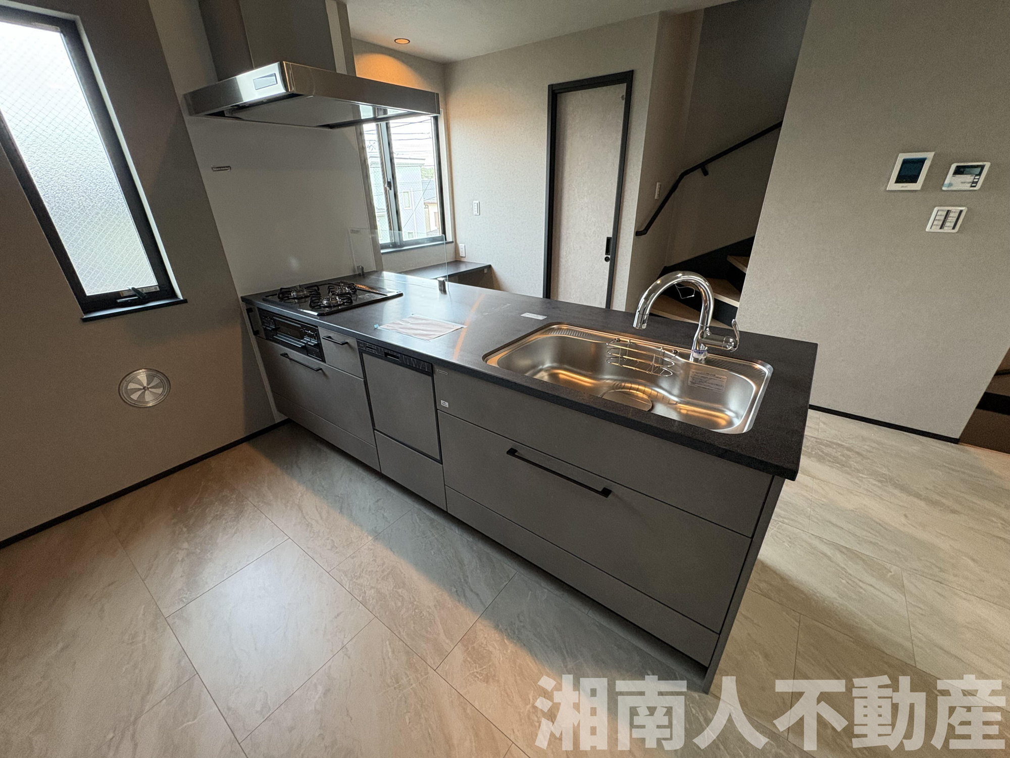 茅ケ崎市小和田1丁目１９－１６新築戸建てのキッチン|お料理しやすいキッチンです