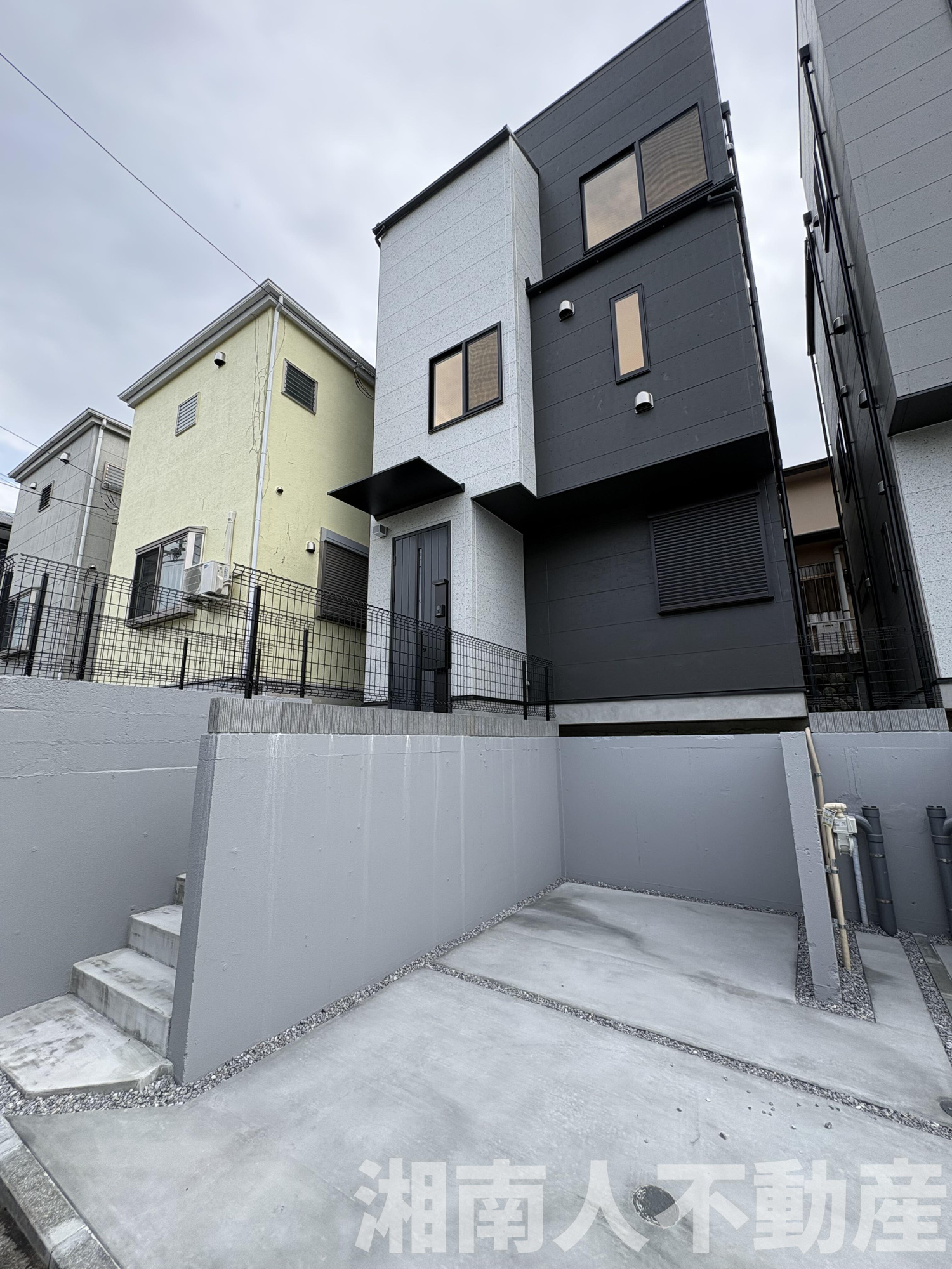茅ケ崎市小和田1丁目１９－１６新築戸建ての外観|外観は落ち着いています