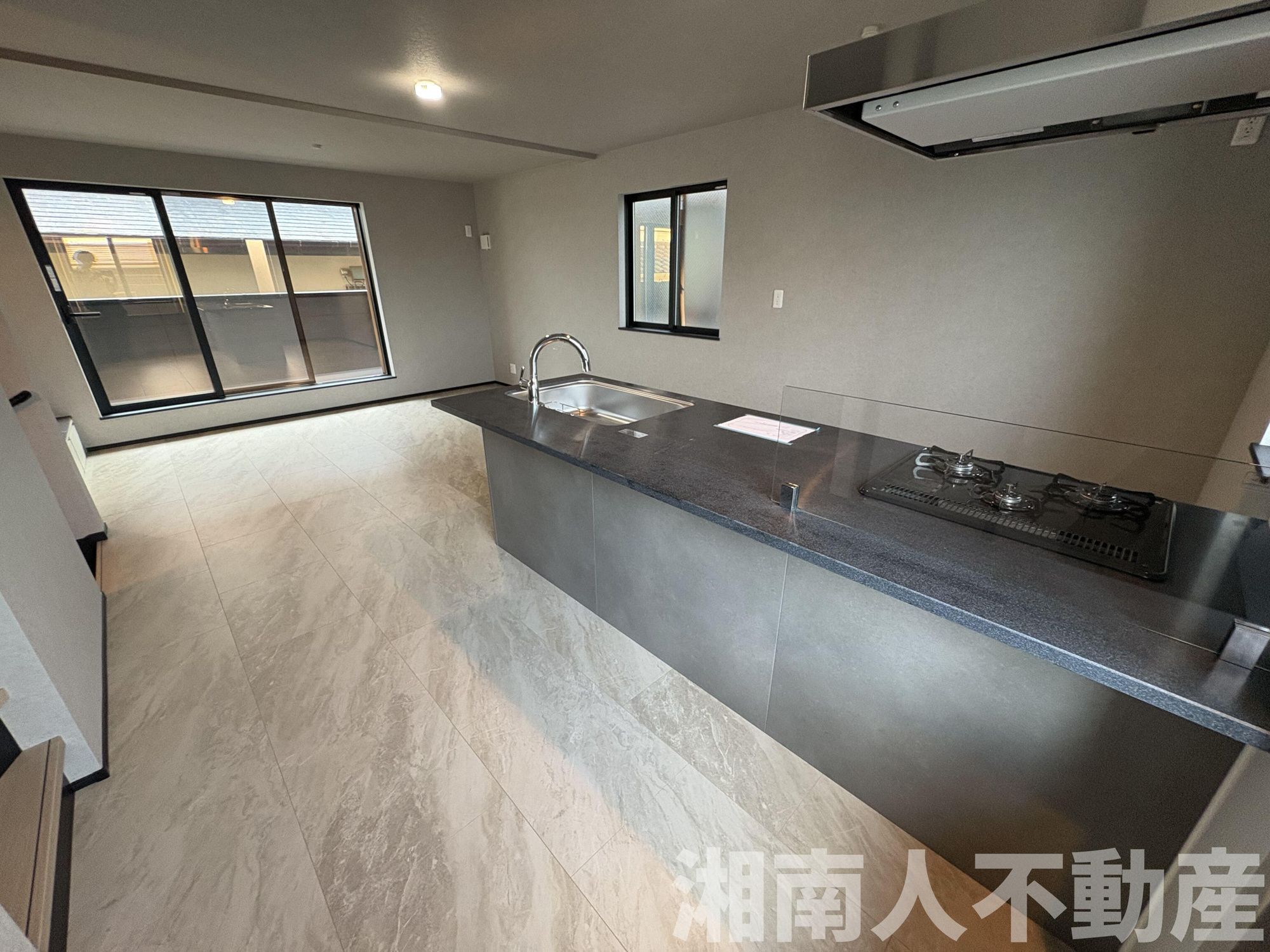 茅ケ崎市小和田1丁目１９－１６新築戸建てのキッチン|お料理しやすいキッチンです