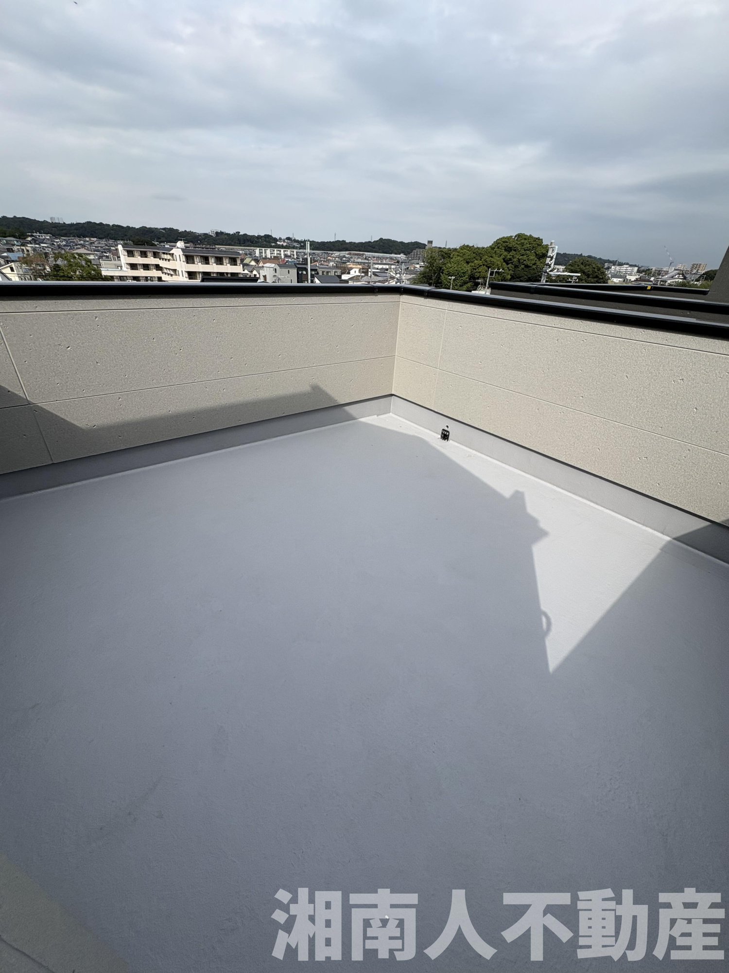 茅ケ崎市小和田1丁目１９－１６新築戸建てのバルコニー|バルコニーからの眺めを楽しみながら食事をしませんか