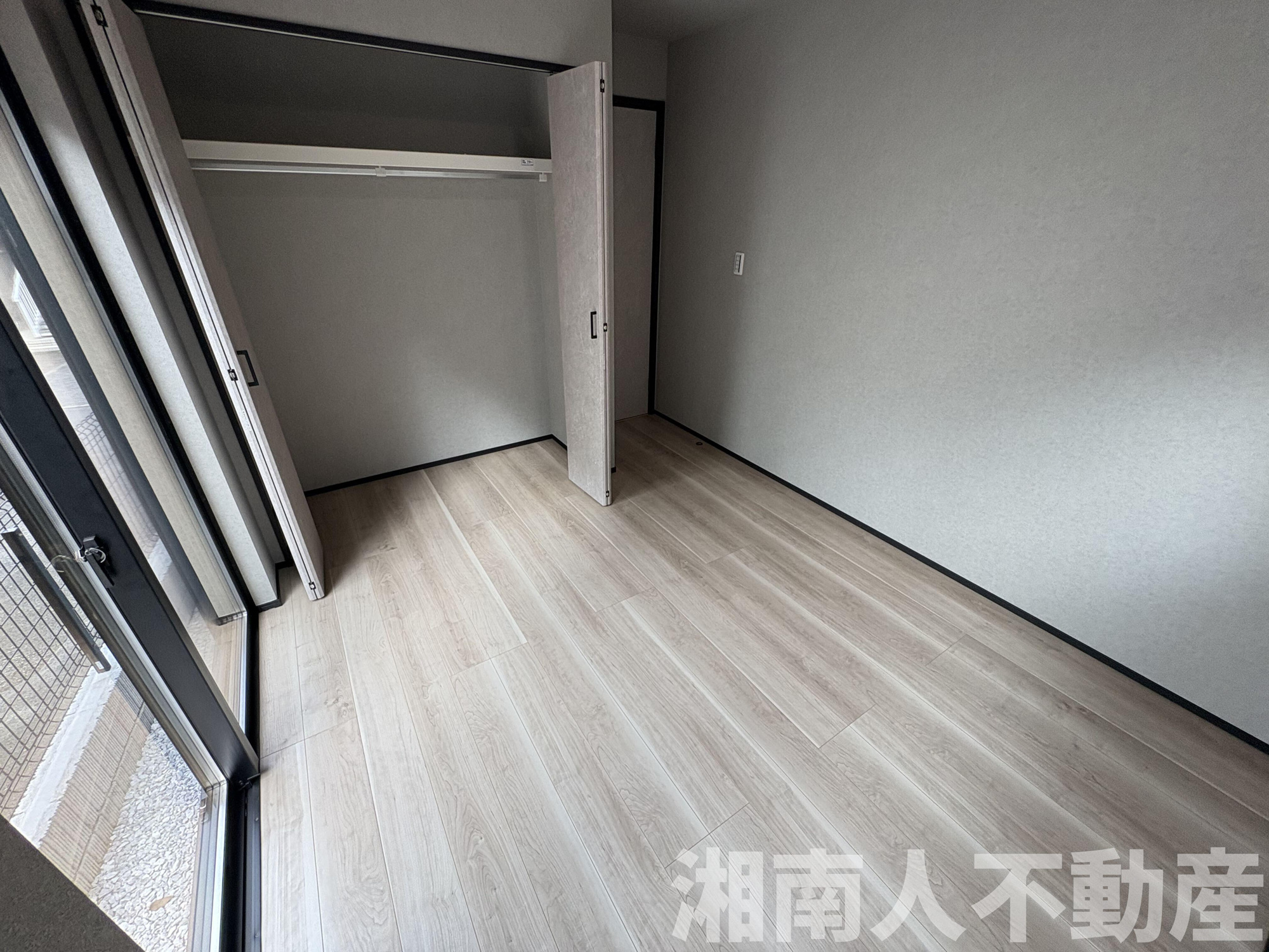 茅ケ崎市小和田1丁目１９－１６新築戸建ての洋室