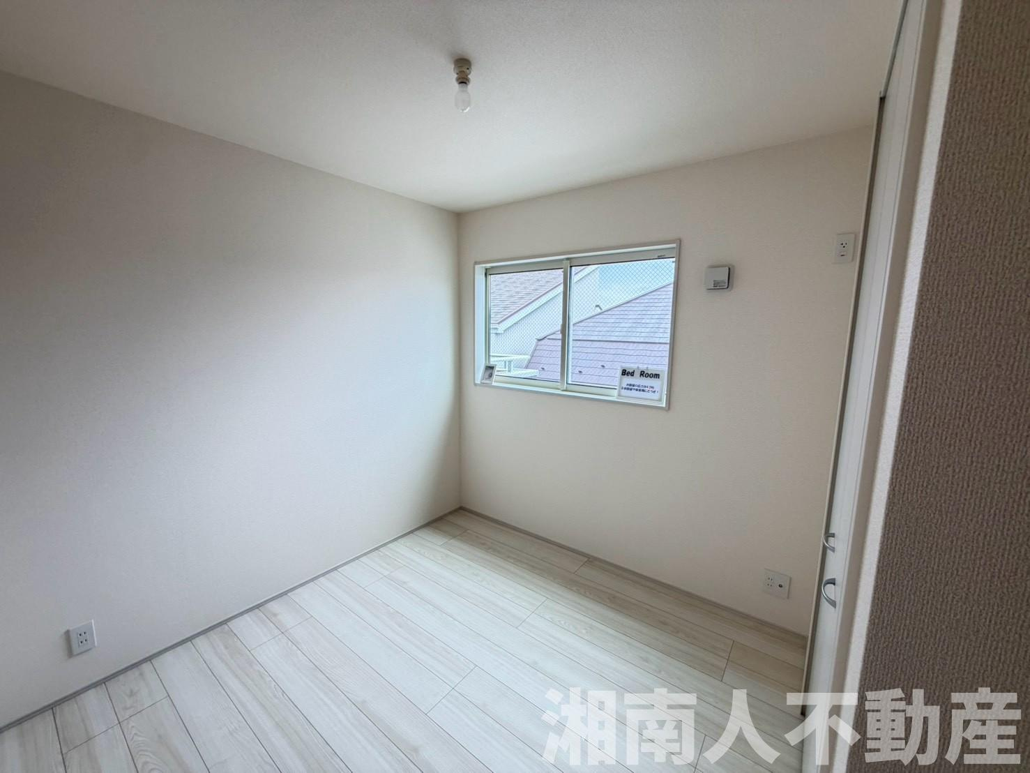 茅ケ崎市浜須賀７－２６付近新築戸建ての洋室|明るい洋室です