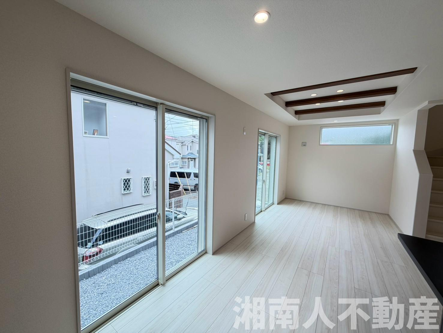 茅ケ崎市浜須賀７－２６付近新築戸建ての居間・リビング|居間です