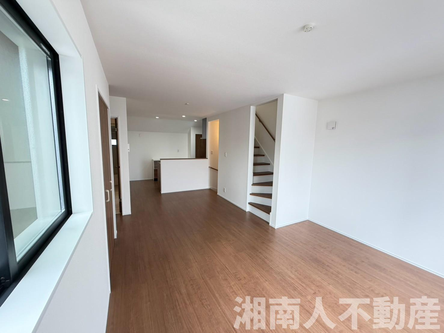 茅ケ崎市浜須賀６９９７－２９６新築戸建ての居間・リビング|こちらの居間で趣味の時間をお楽しみください
