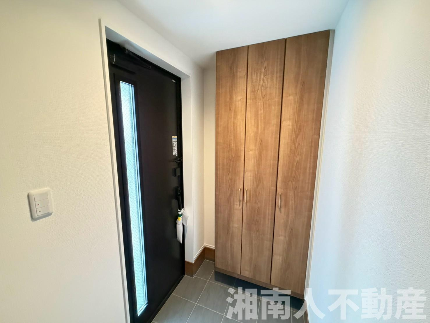 茅ケ崎市浜須賀６９９７－２９６新築戸建ての玄関|ゆったりとした玄関です