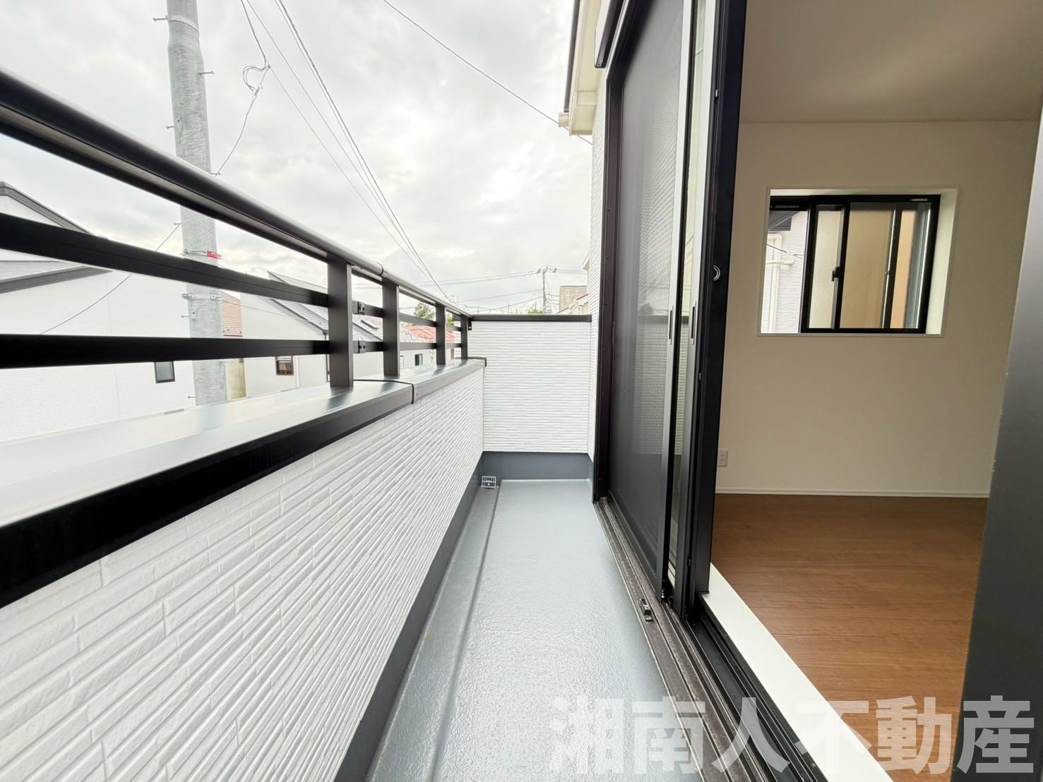 茅ケ崎市浜須賀６９９７－２９６新築戸建てのバルコニー|外からの目が気にならないバルコニーで洗濯物が干せます
