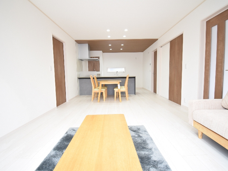 【９号棟：リビング】家具入り写真