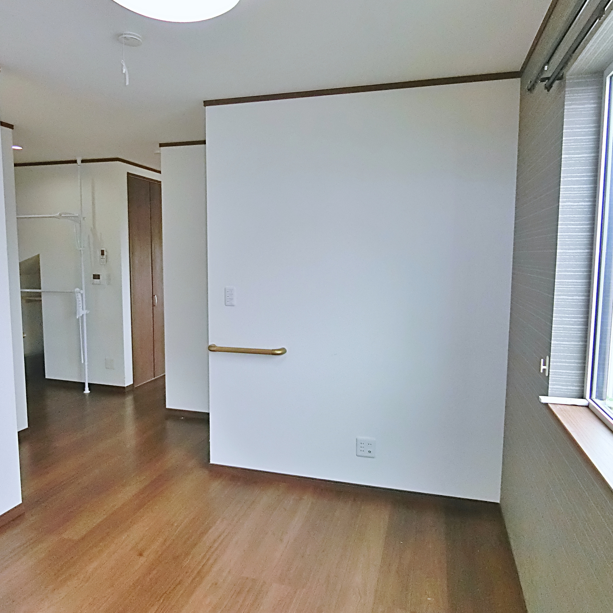 室蘭市八丁平1丁目49-30　中古住宅の洋室