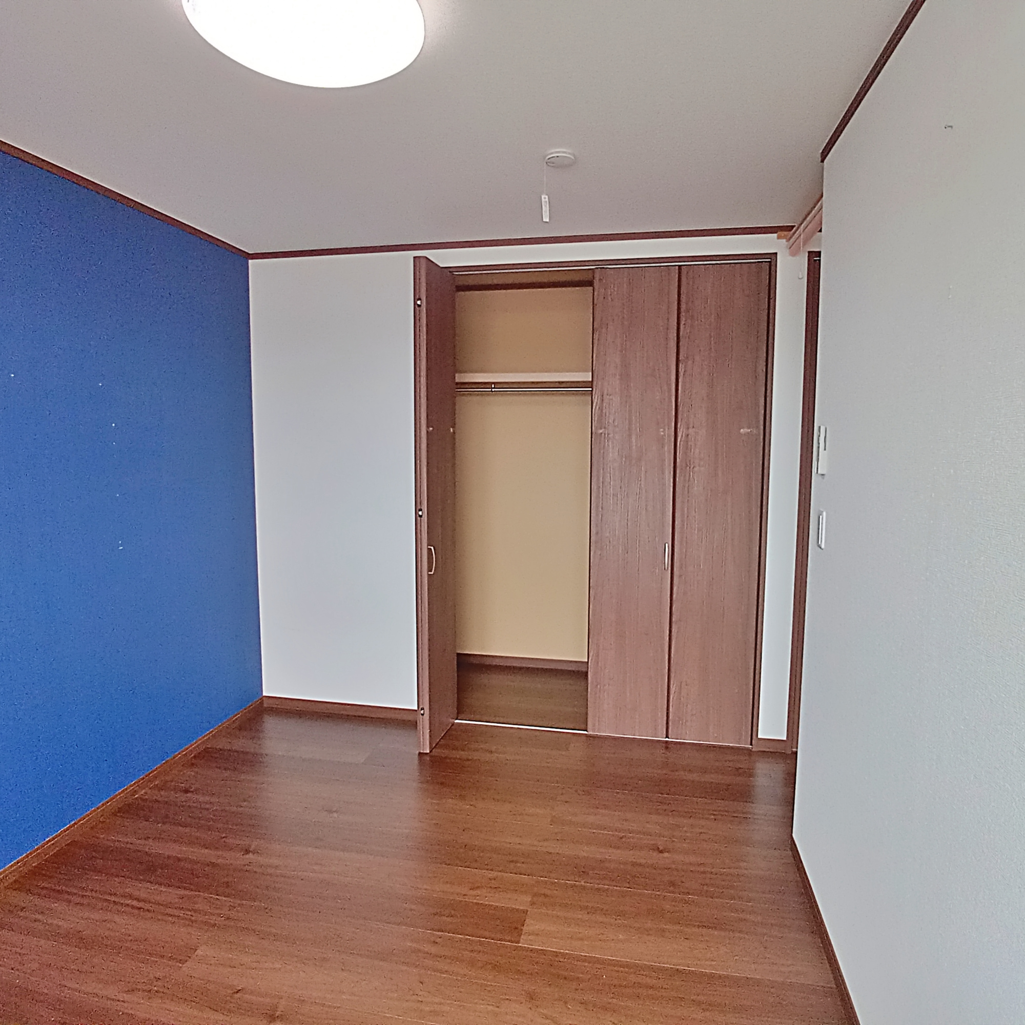 室蘭市八丁平1丁目49-30　中古住宅の洋室