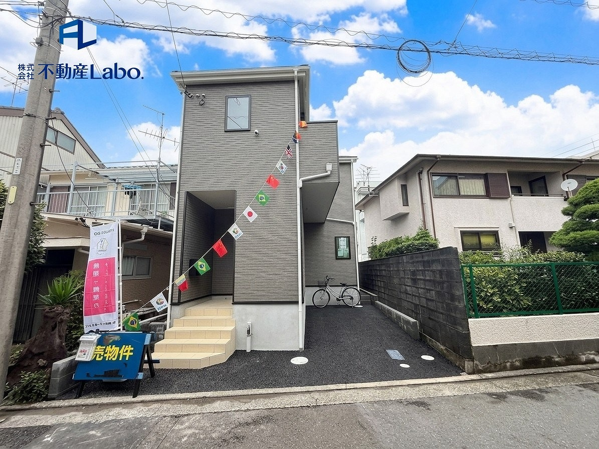 クレイドルガーデン　　静岡市清水区万世町第2　　全1棟の外観|～本日ご見学が可能です～
土日祝日はもちろん、平日のお仕事終わりのお時間でもご内覧可能です♪
ご見学ご希望がございましたらお気軽にご相談ください！
お問い合わせは、090-6400-6118まで♪