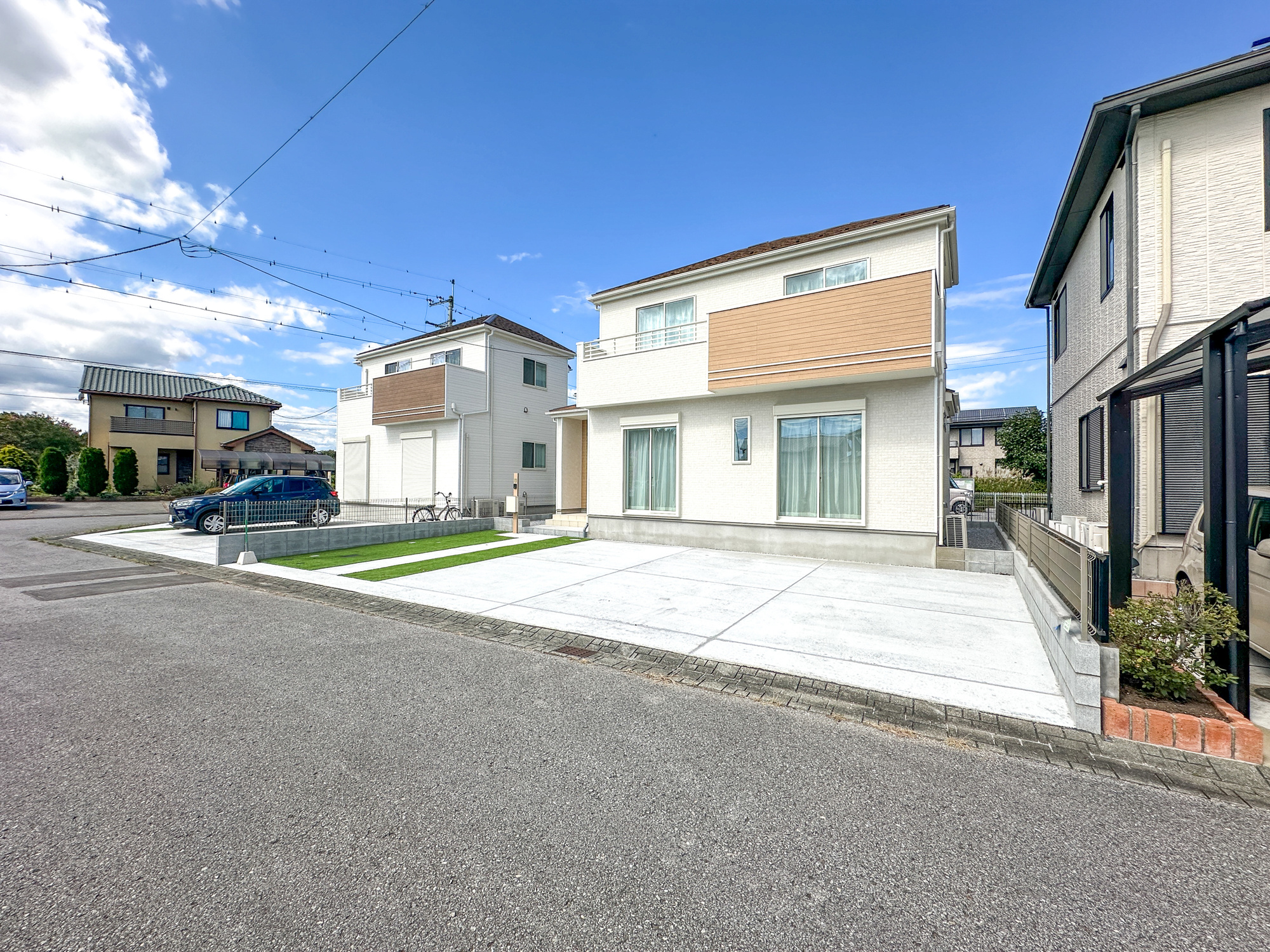 宇都宮市中岡本町3416番　新築住宅全２棟の駐車場|車庫土間施工、駐車2台可能です(^^♪