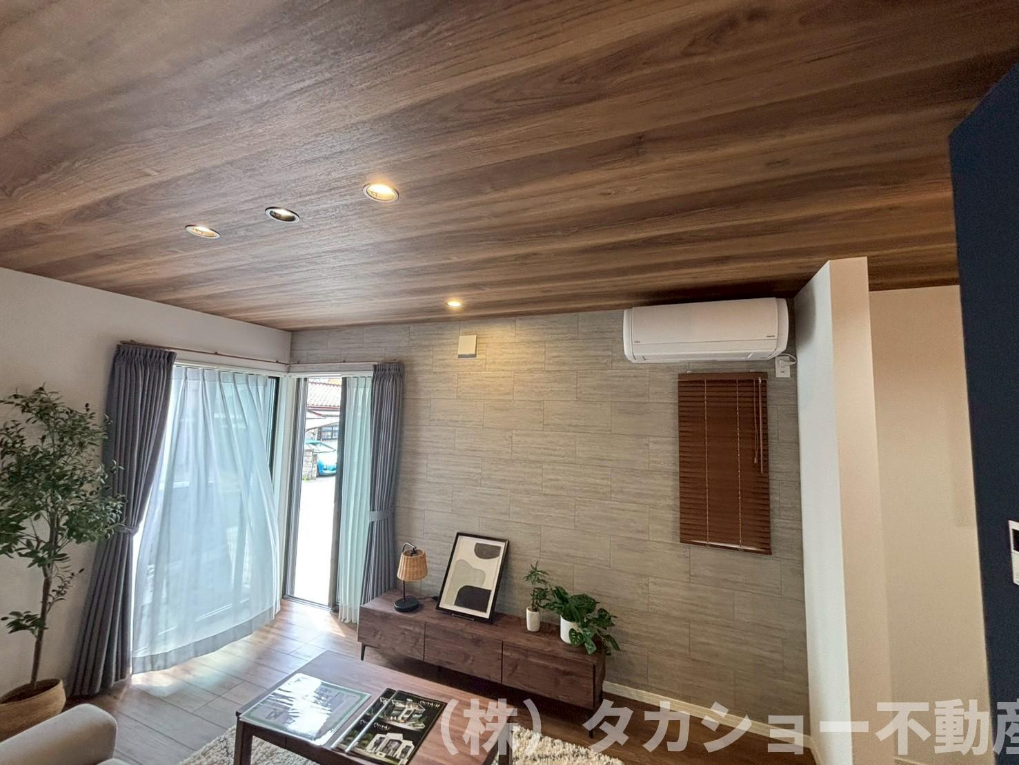 市原市八幡　築浅戸建の居間・リビング