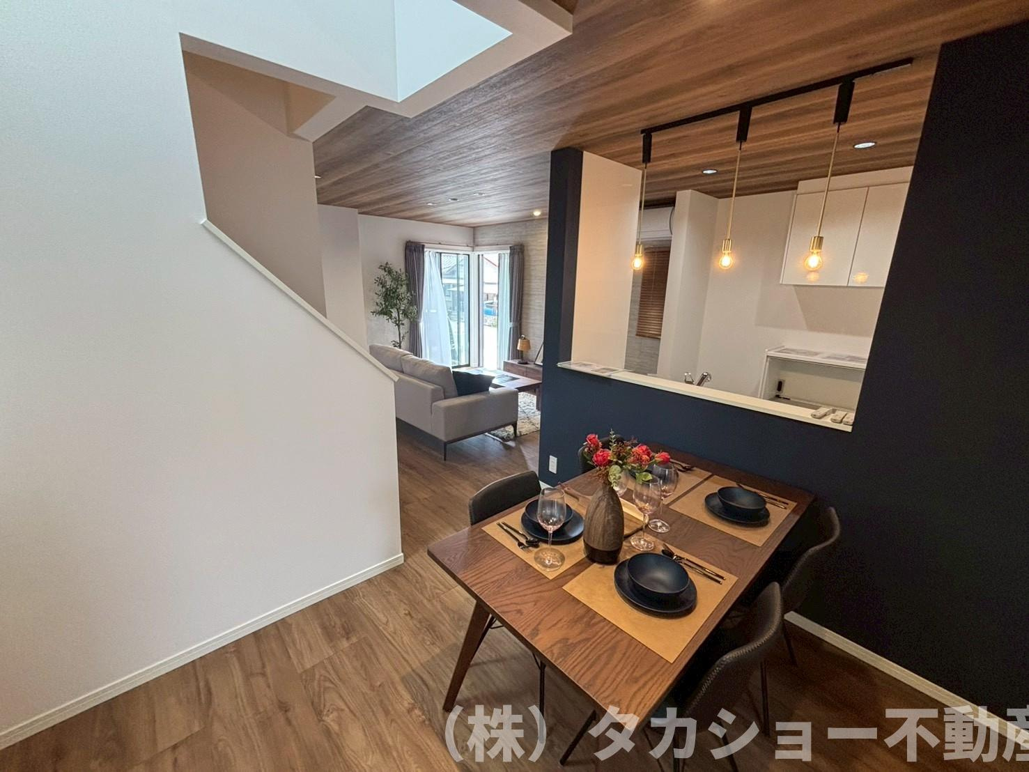 市原市八幡　築浅戸建のダイニング