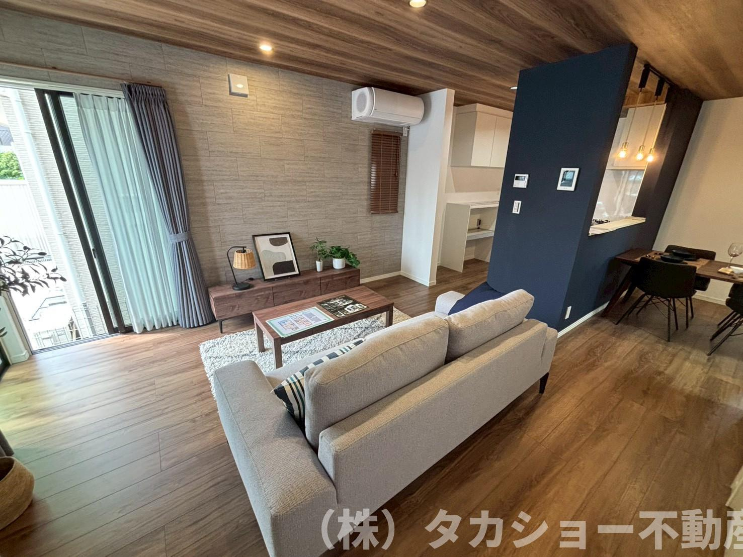 市原市八幡　築浅戸建の居間・リビング