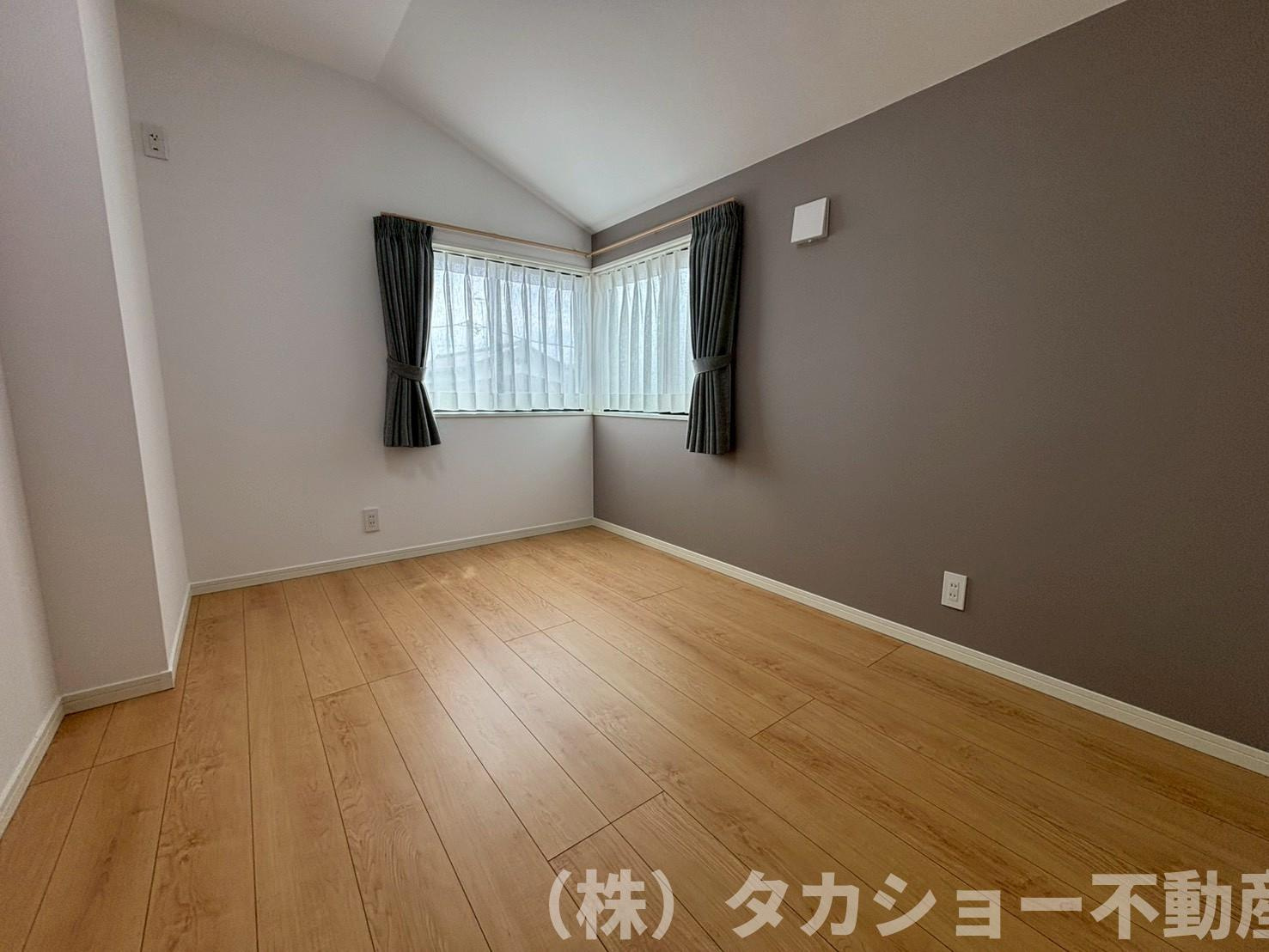 市原市八幡　築浅戸建の洋室