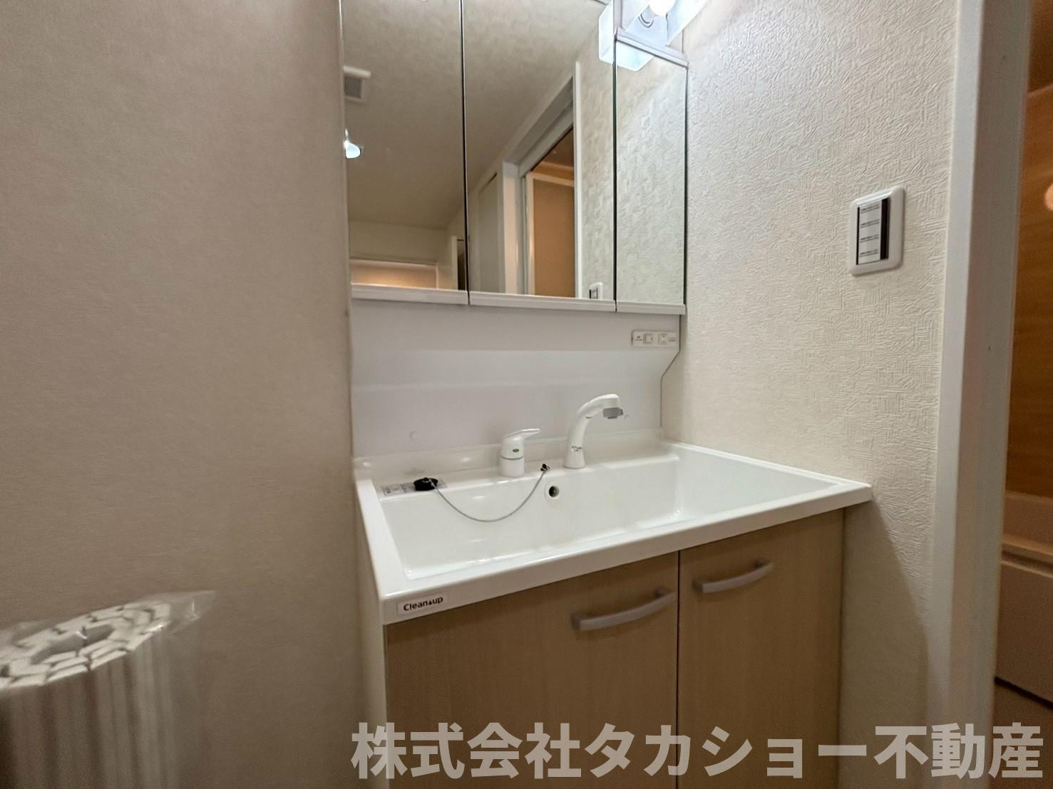 ダイアパレス千葉青葉台　イーストアベニューの独立洗面台