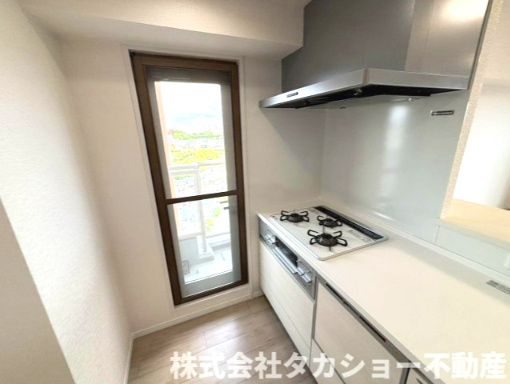 コープシティおゆみ野B棟のキッチン|角部屋なのでキッチンに勝手口がついております。