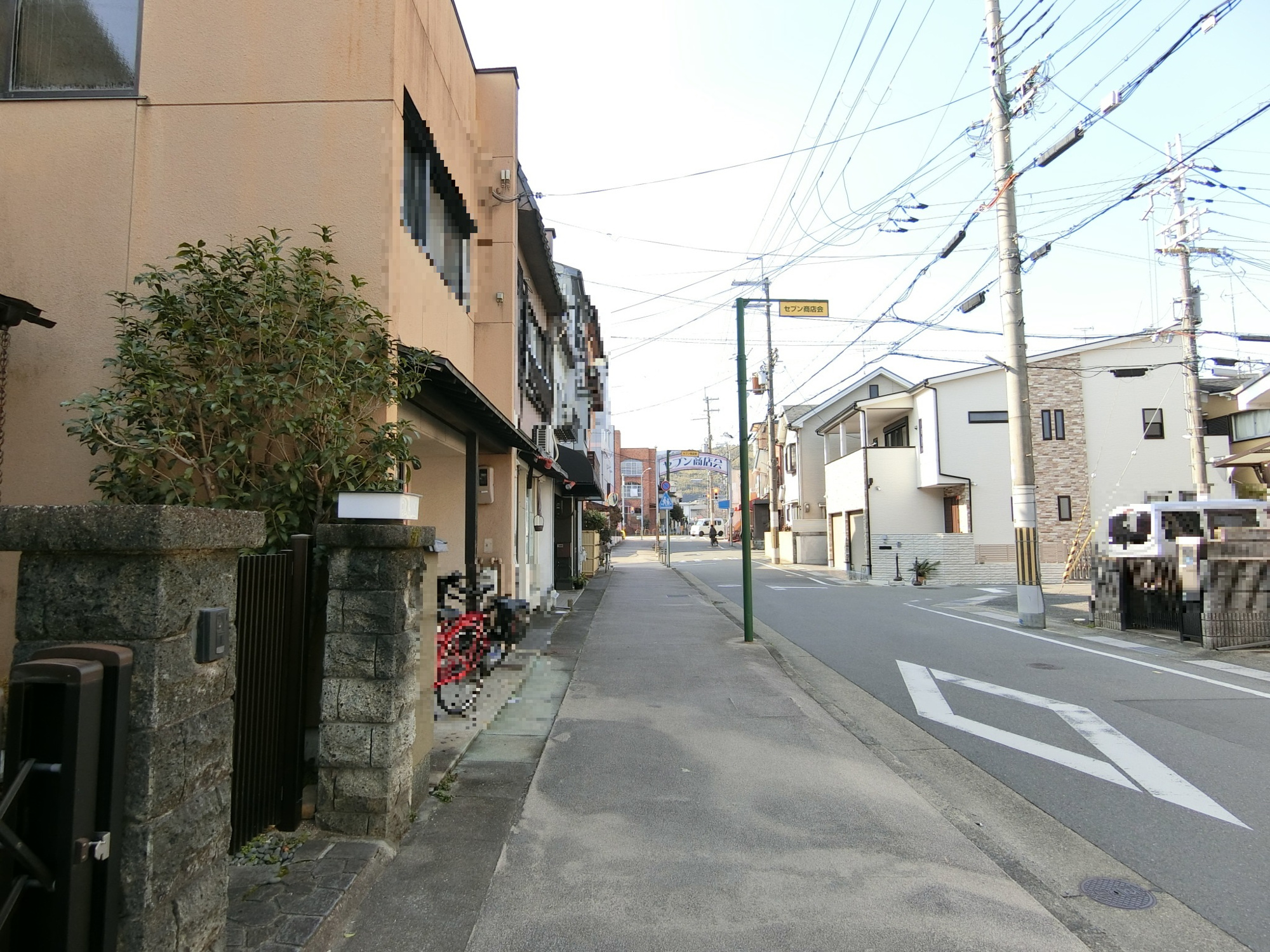 八条が丘二丁目土地の前面道路含む現地写真