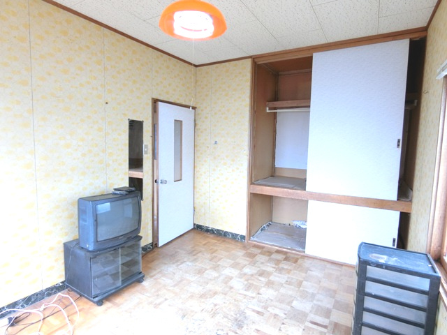 室蘭市白鳥台4丁目31-3　中古住宅の洋室