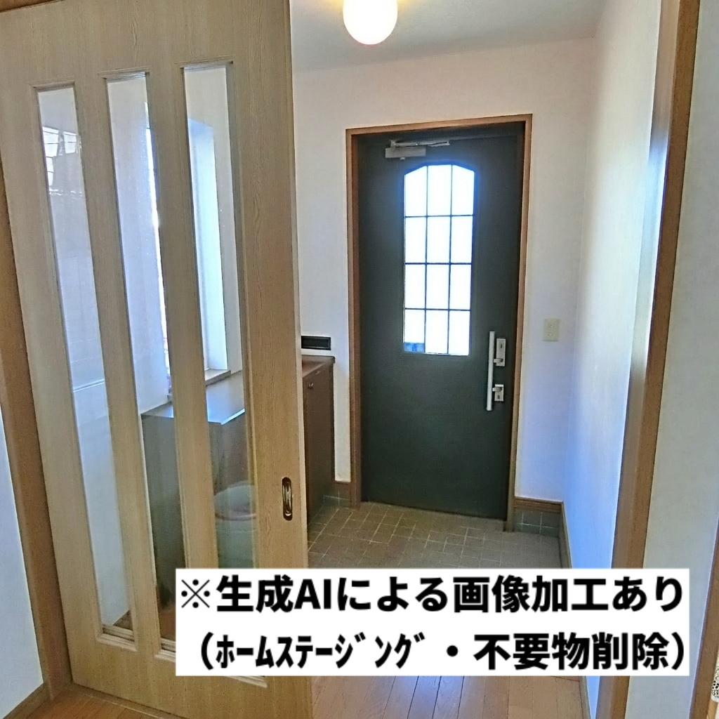 室蘭市八丁平2丁目28‐17　中古住宅の玄関