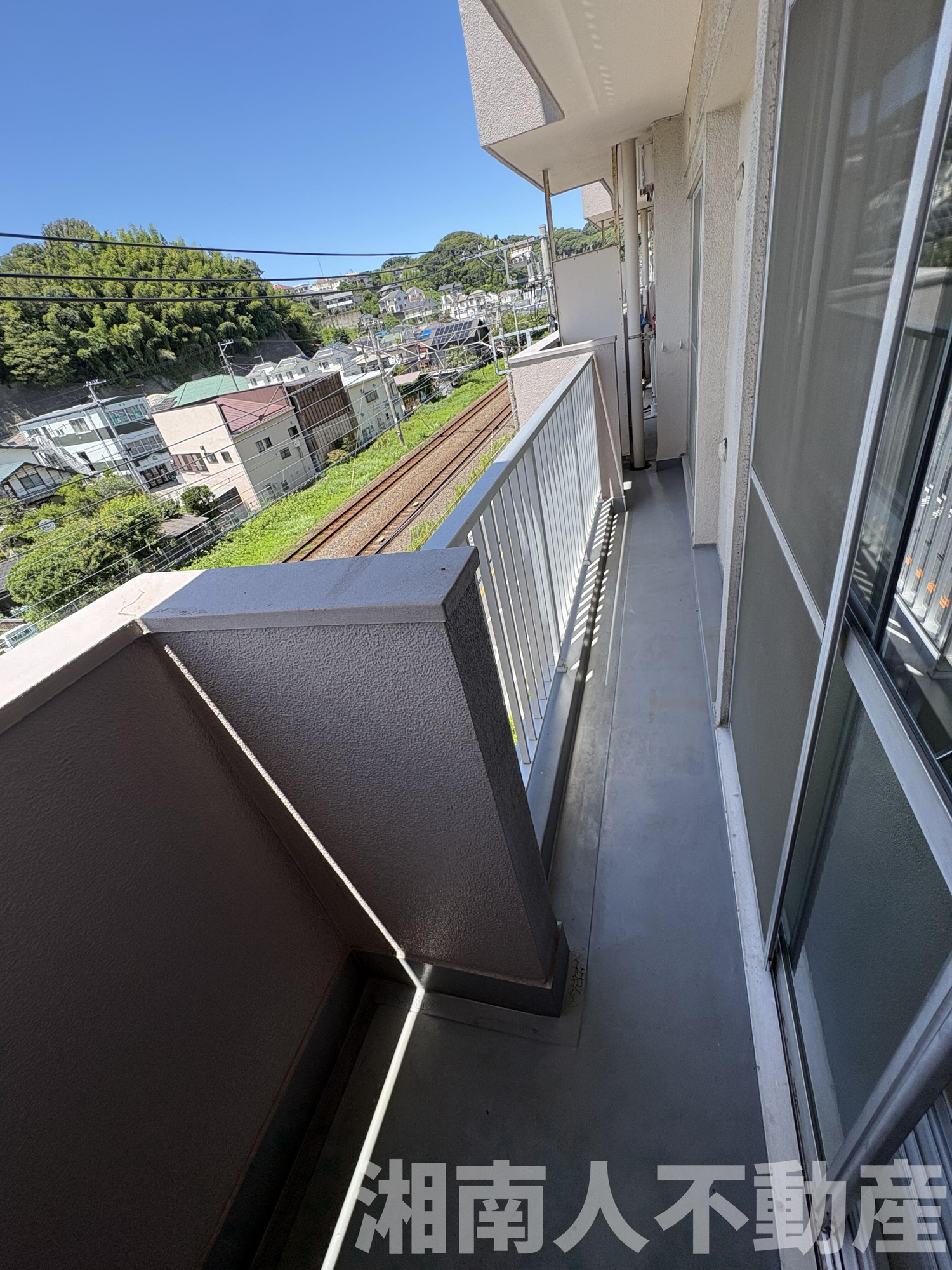 逗子ローズプラザマンションのバルコニー|お洗濯にも便利なバルコニー付き