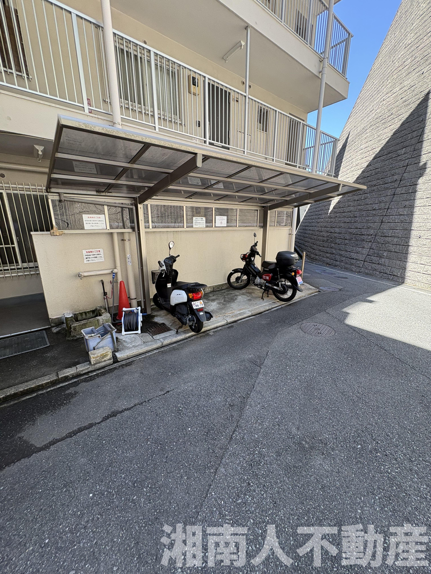 逗子ローズプラザマンションの駐輪場