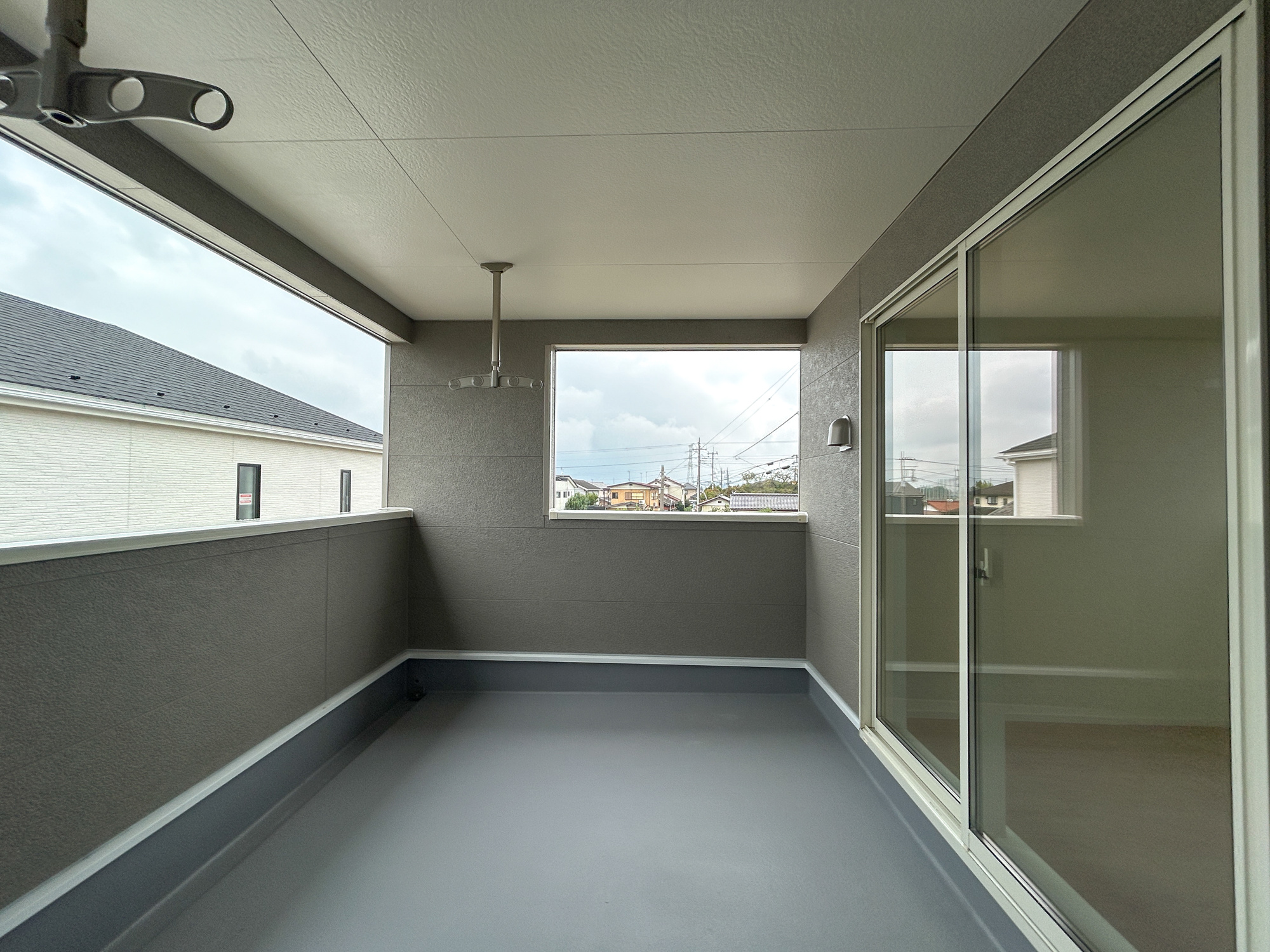 前橋市堀之下町第1　新築住宅全4棟のバルコニー|奥行きのあるバルコニー！日々の洗濯物はもちろん、布団などの大物もたくさん干していただけます♪