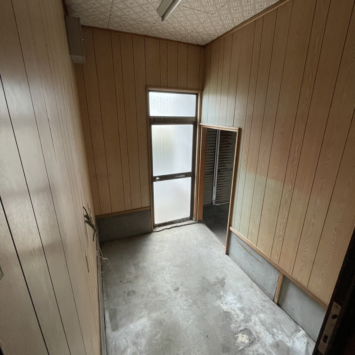 登別市若草町4丁目10-1　中古住宅の収納