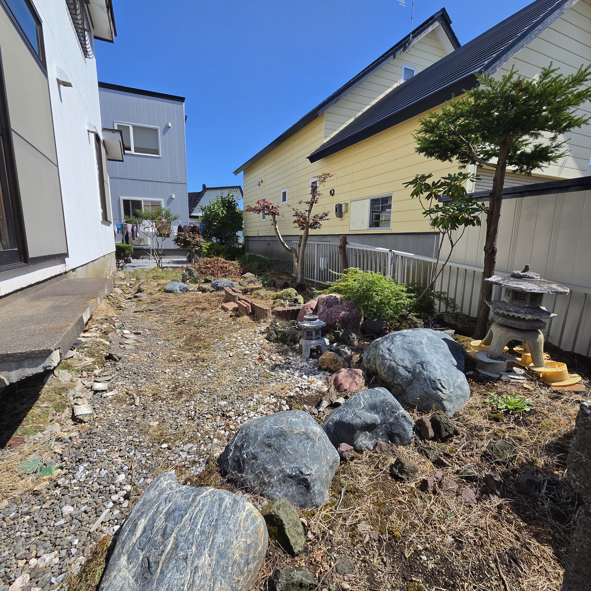 登別市若草町4丁目10-1　中古住宅の庭