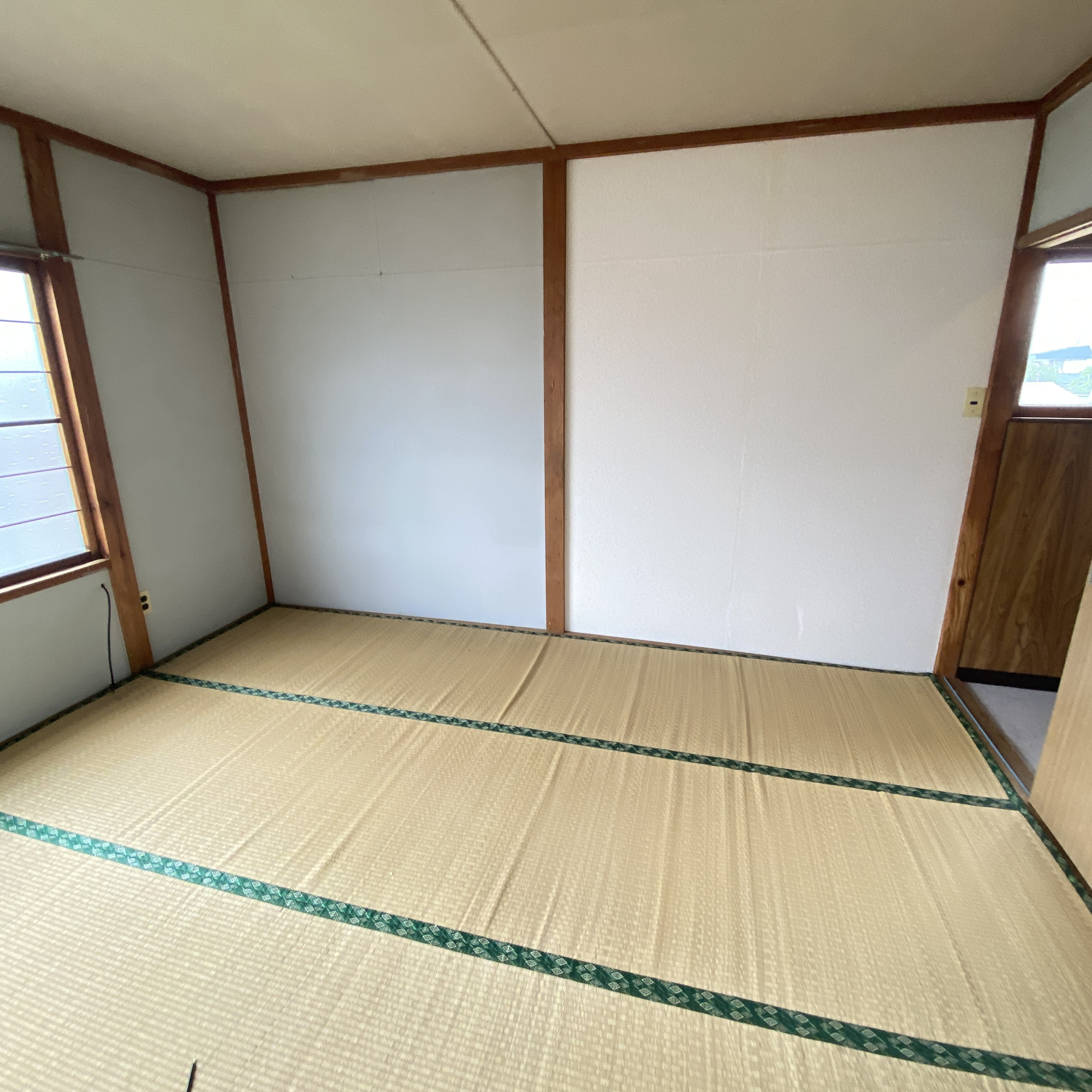 登別市新川町2-11-9、11-11　2棟一括の和室