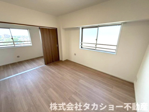 サンクレイドル千葉登戸スカイレジデンスの寝室|開放的な寝室です