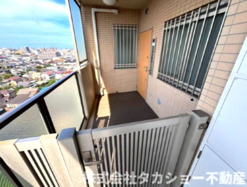 サンクレイドル千葉登戸スカイレジデンスの玄関|アルコープです。