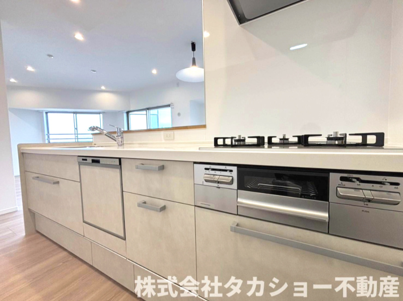 サンクレイドル千葉登戸スカイレジデンスのキッチン|コンパクトなキッチンで掃除もラクラク