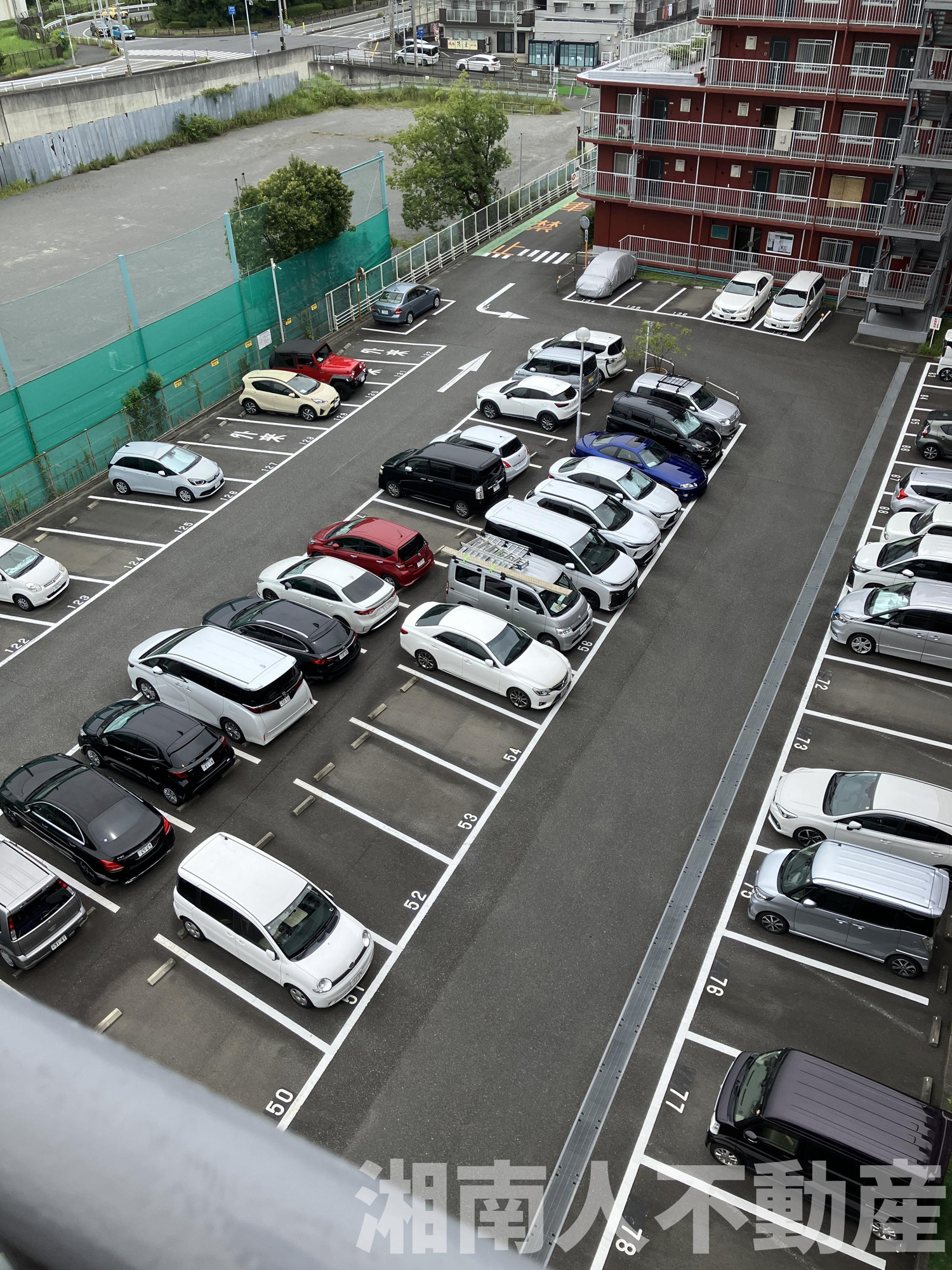 恒陽戸塚マンションの駐車場|駐車スペースもあります