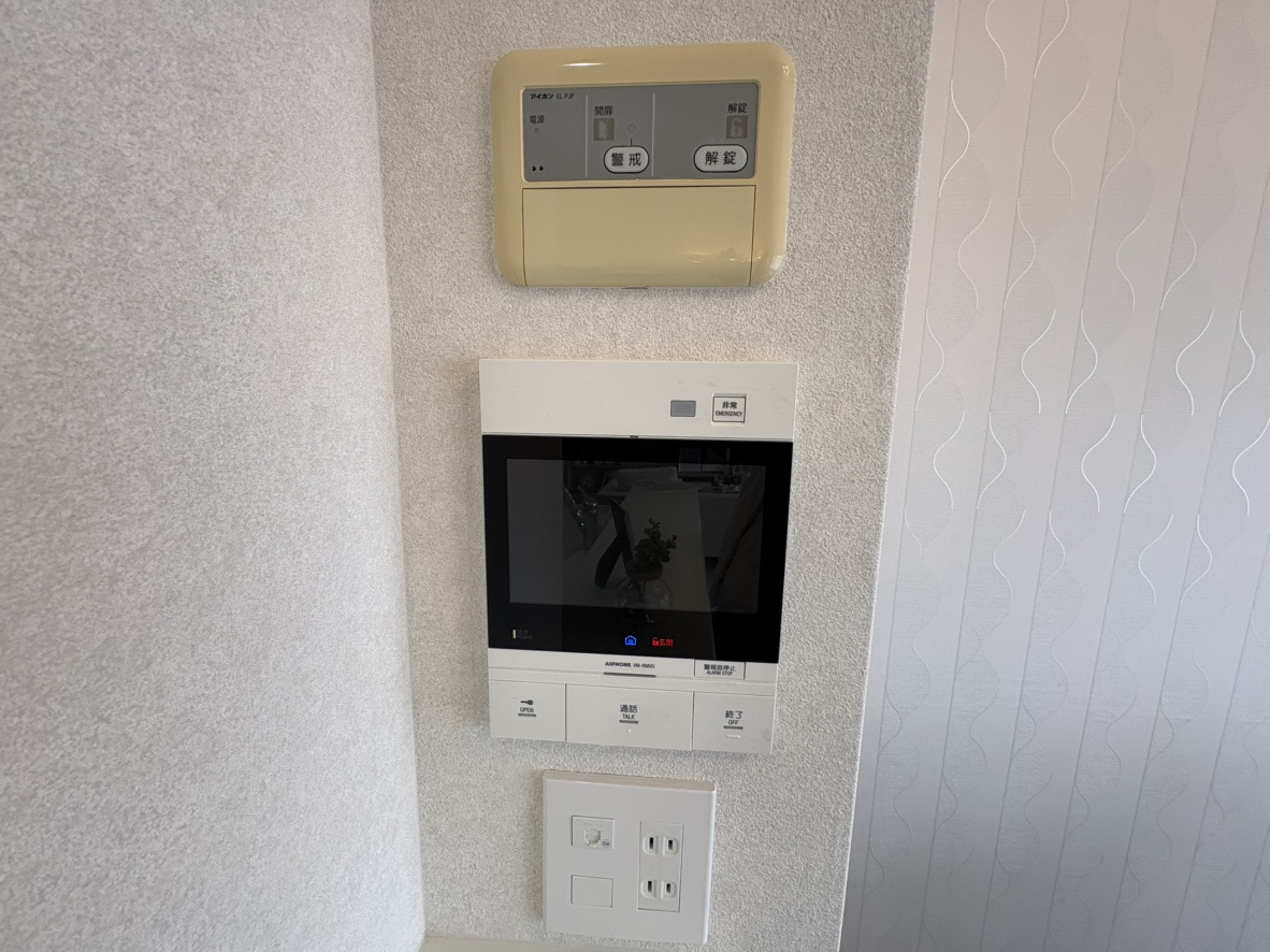 RICウエストコート5番街2番館の防犯設備|今ではなくてはならないテレビモニター付きインターホンです。