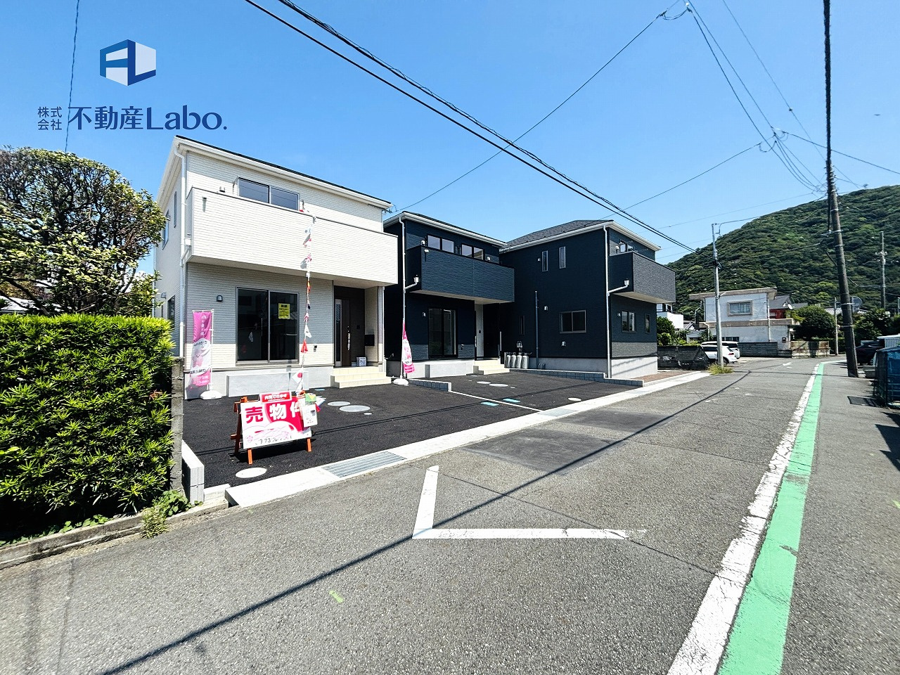 クレイドルガーデン　沼津市本郷町第4　～全3棟～のその他|●駐車スペース● 
２台以上駐車可能♪ 並列駐車のため、車の出し入れが楽々♪