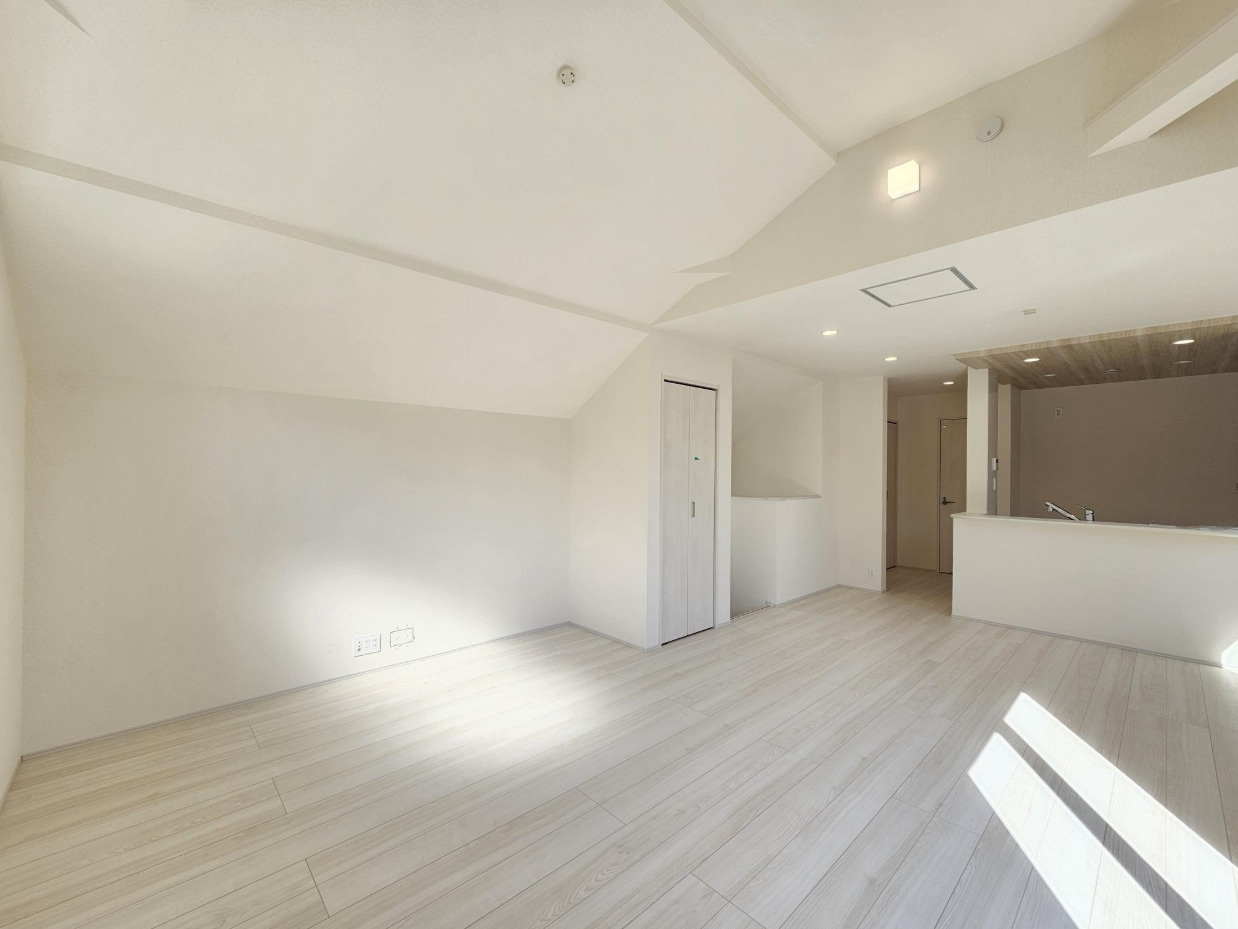 横浜市瀬谷区瀬谷2丁目　新築戸建【仲介手数料無料】の居間・リビング