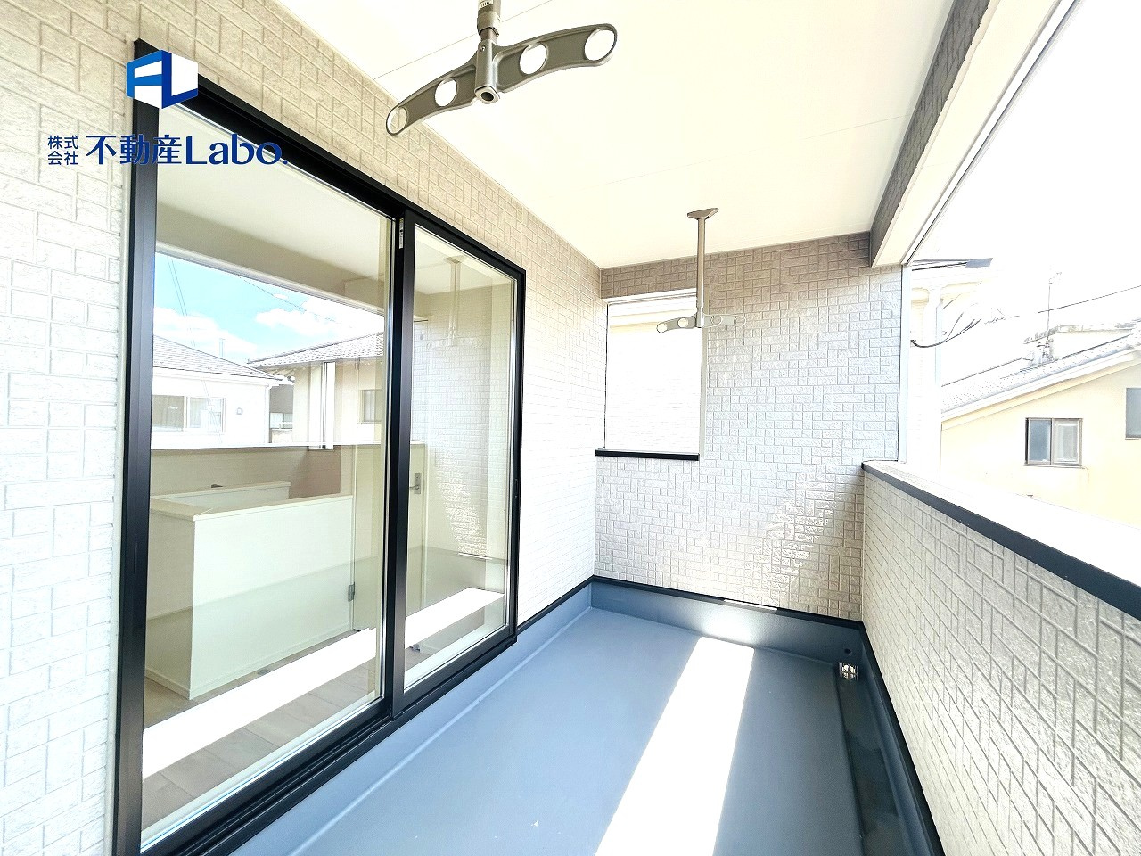 クレイドルガーデン　沼津市沢田町第1のバルコニー|●インナーバルコニー●
屋根付きのインナーバルコニーは、急な雨が降ってしまっても安心♪