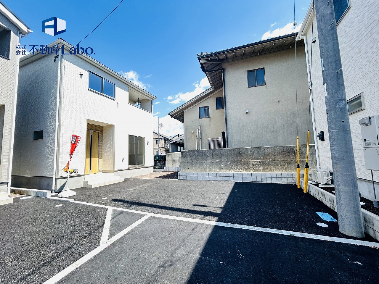 クレイドルガーデン　沼津市沢田町第1の前面道路含む現地写真|●駐車スペース●3号棟●
２台以上駐車可能♪