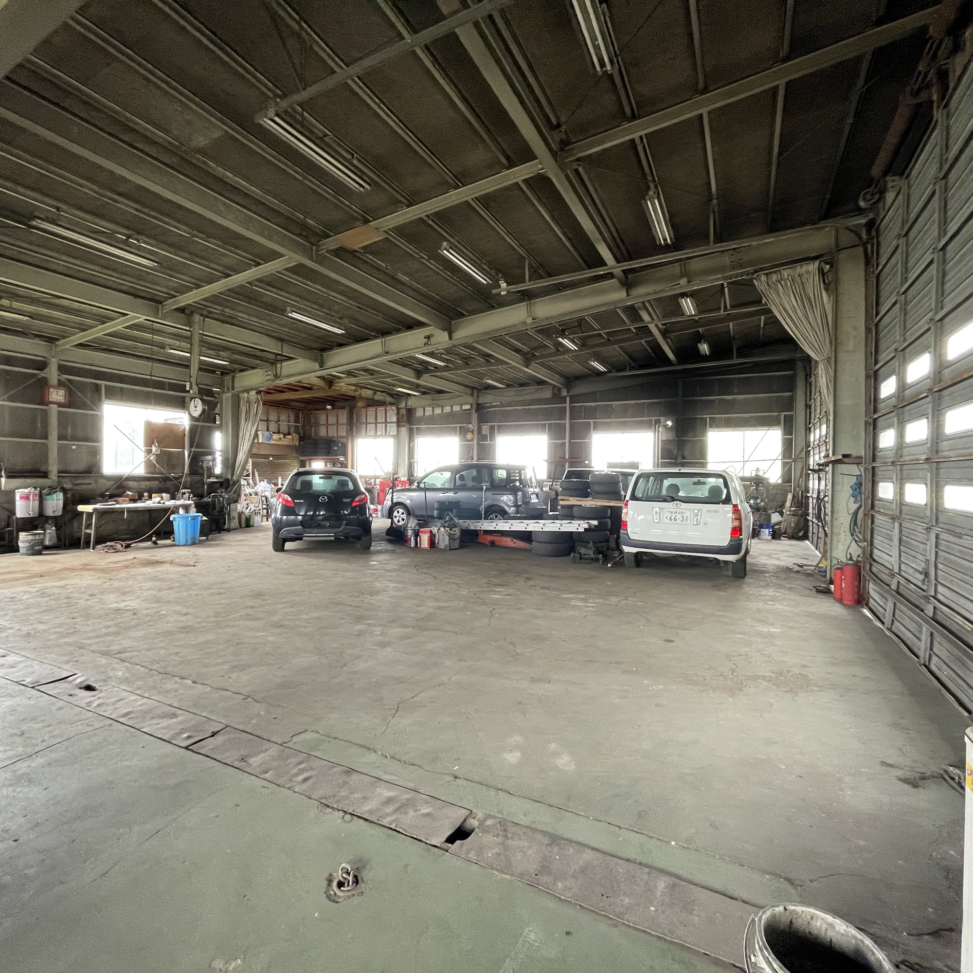 洞爺湖町入江30-1　工場の駐車場