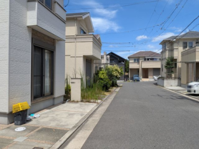 池田下町（太陽光パネル3年前・外壁カバー工法昨年）の前面道路含む現地写真|前面道路含む現地写真です