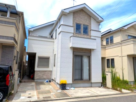 池田下町（太陽光パネル3年前・外壁カバー工法昨年）の外観|落ち着いた雰囲気の外観です