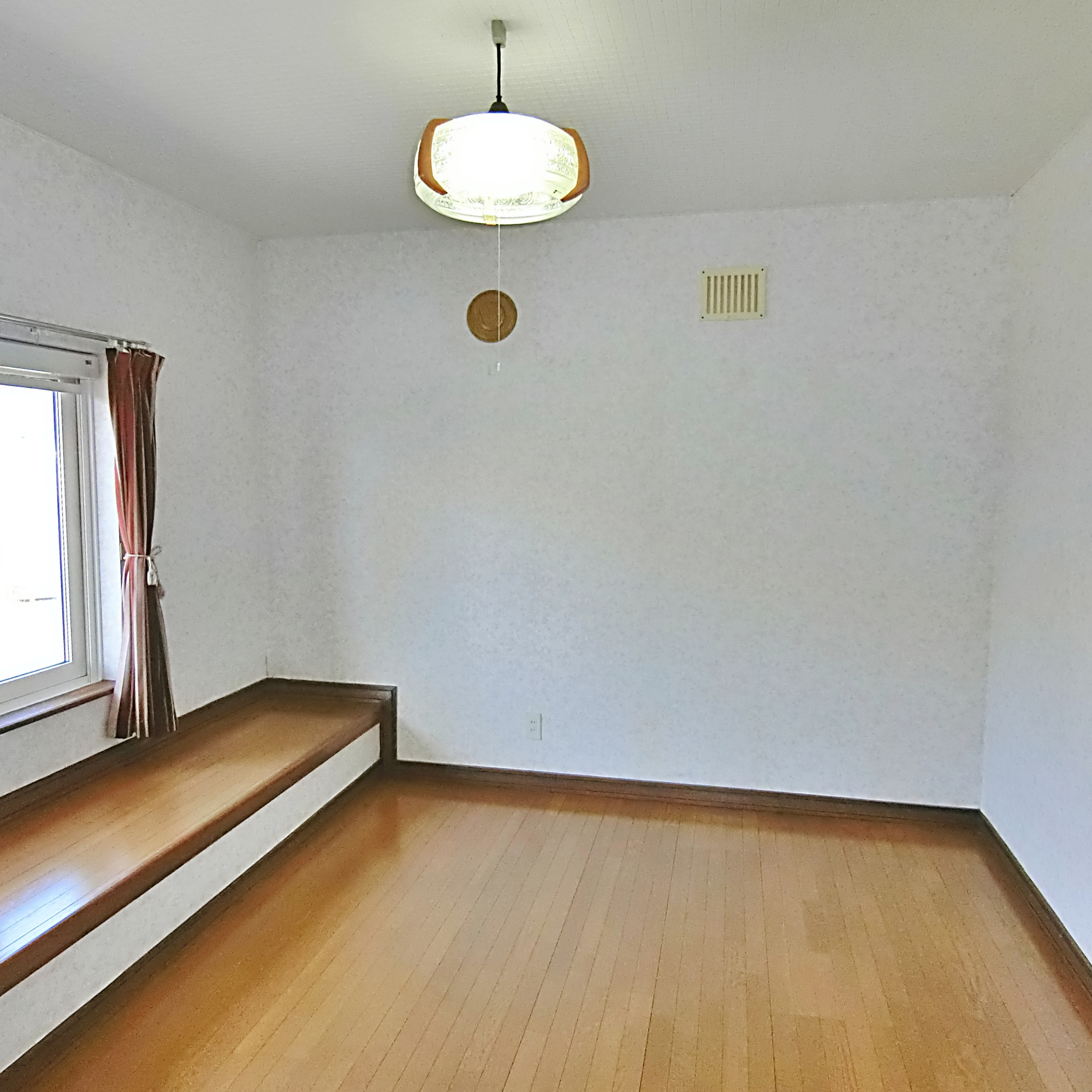 登別市鷲別町4丁目37-21　中古住宅の洋室