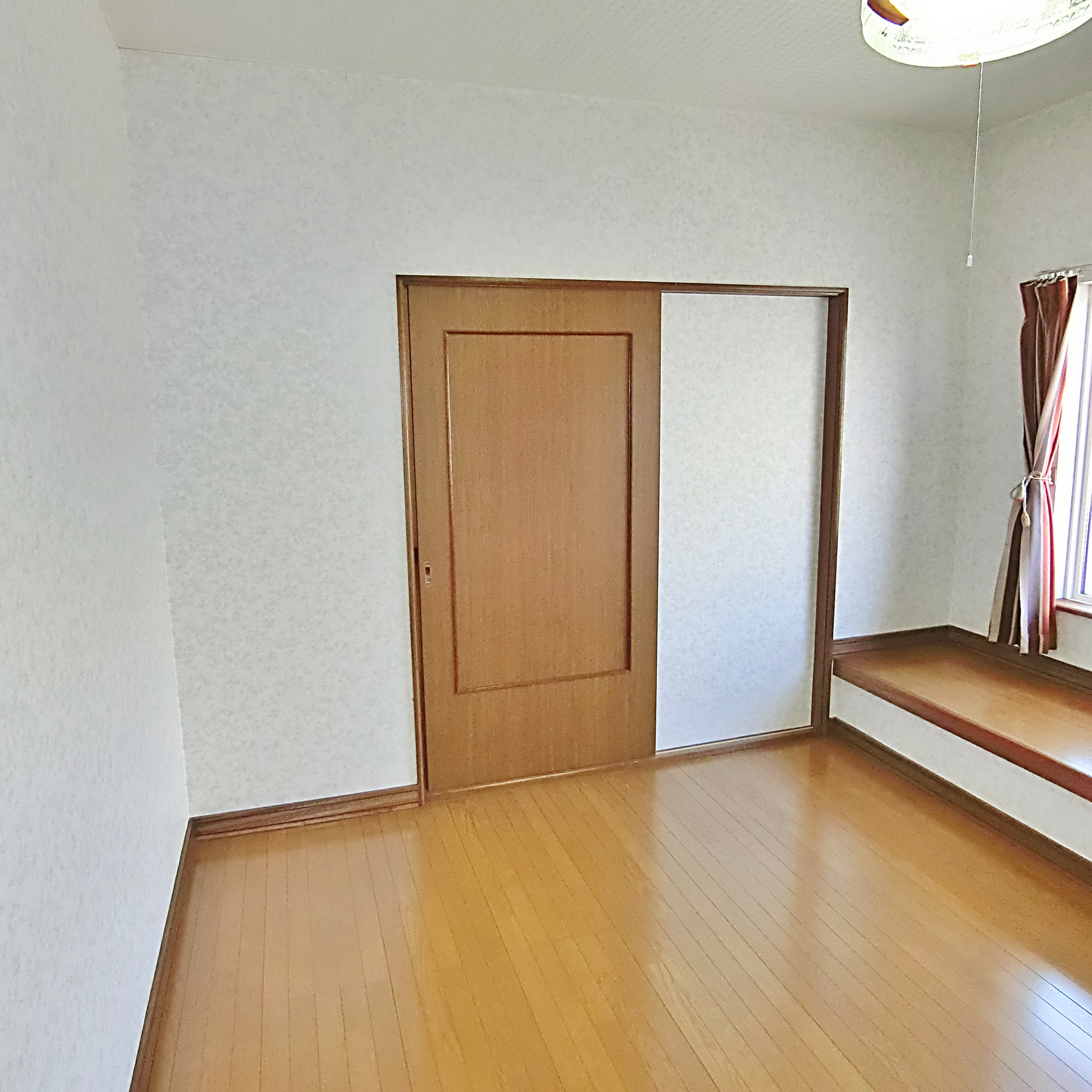 登別市鷲別町4丁目37-21　中古住宅の洋室