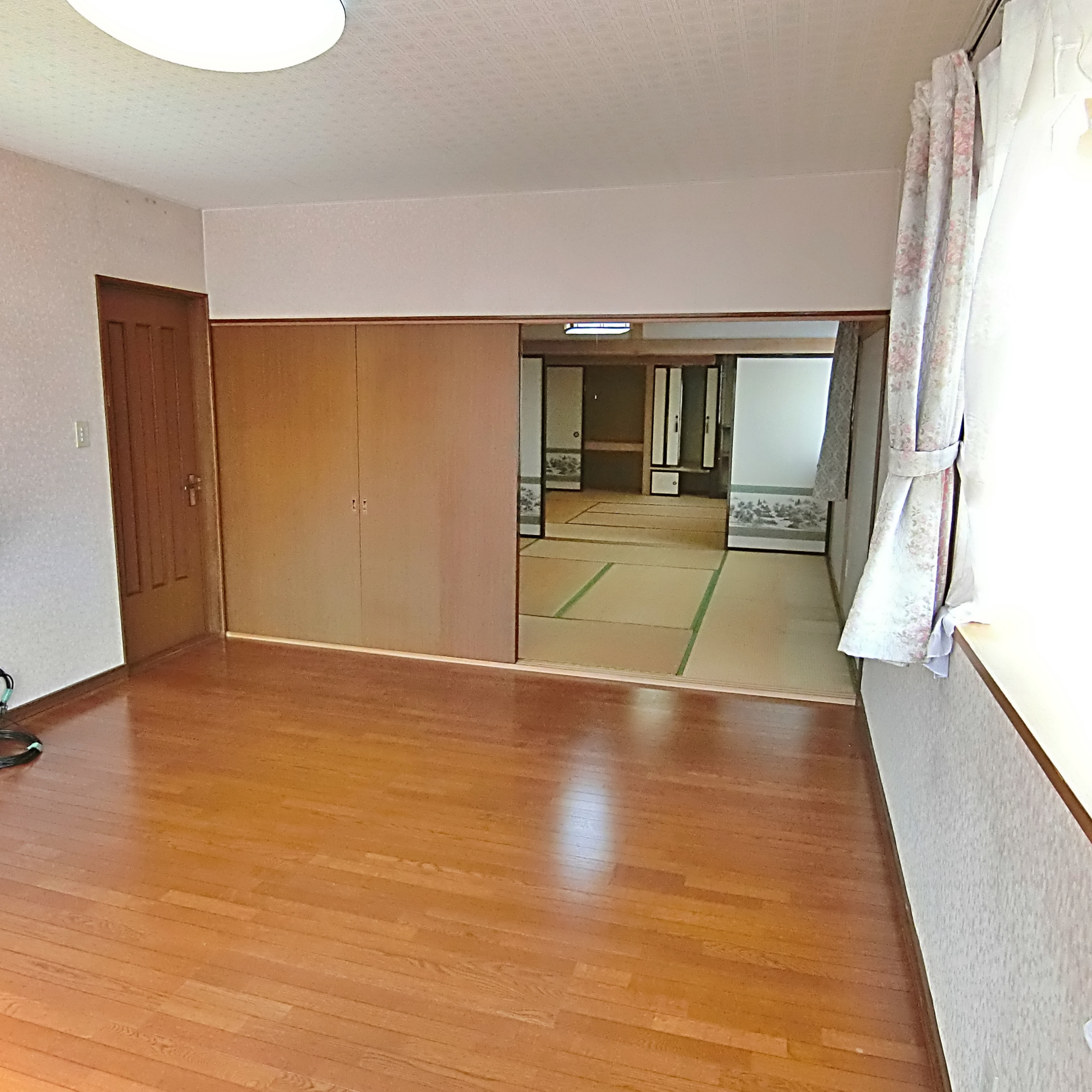 登別市鷲別町4丁目37-21　中古住宅の居間・リビング