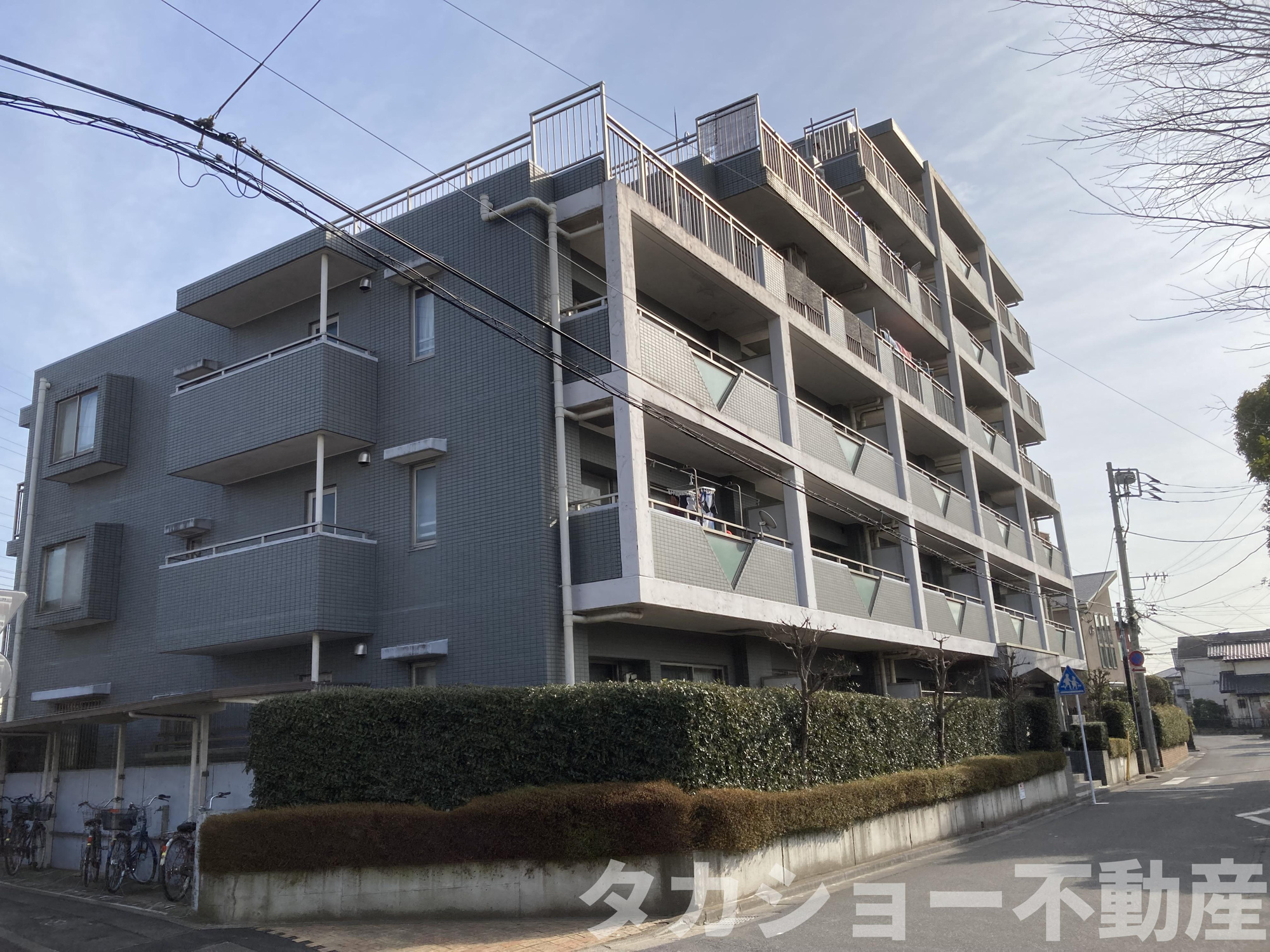 クリスタルライトハウスの外観