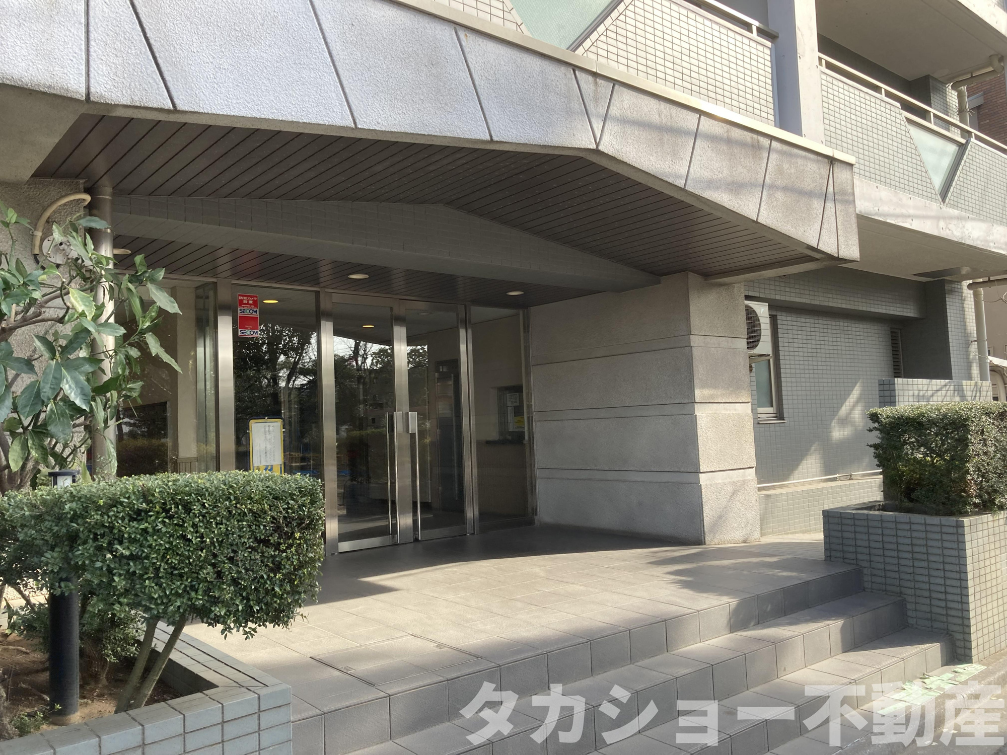 クリスタルライトハウスのエントランス